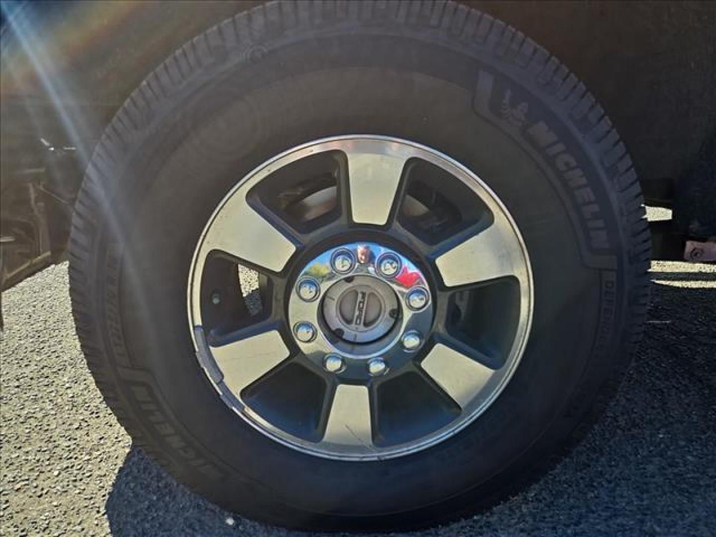 2011 Sterling Grey Metallic Ford F-250 Super Duty Lariat (1FT7W2BT1BE) with an 6.7L Power Stroke 6.7L Biodiesel Turbo V8 400hp 800ft. lbs. Common Rail Direct Injection engine, 6-Speed Shiftable Automatic transmission, located at 800 Riverside Ave, Roseville, CA, 95678, 916-773-4549 & Toll Free: 866-719-4393, 38.732265, -121.291039 - DIESEL CREW CAB 4X4 FX4 LARIAT ONE OWNER LOW MILES - Photo#6