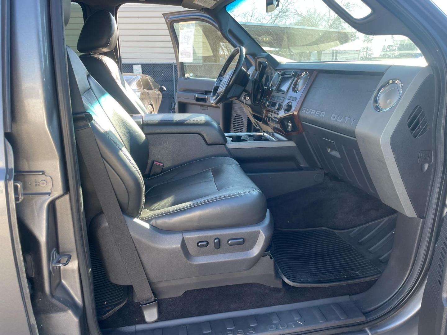 2011 Sterling Grey Metallic Ford F-250 Super Duty Lariat (1FT7W2BT3BE) with an 6.7L Power Stroke 6.7L Biodiesel Turbo V8 400hp 800ft. lbs. Common Rail Direct Injection engine, 6-Speed Shiftable Automatic transmission, located at 800 Riverside Ave, Roseville, CA, 95678, 916-773-4549 & Toll Free: 866-719-4393, 38.732265, -121.291039 - DIESEL CREW CAB 4X4 FX4 NEW TIRES SERVICE RECORDS - Photo#12