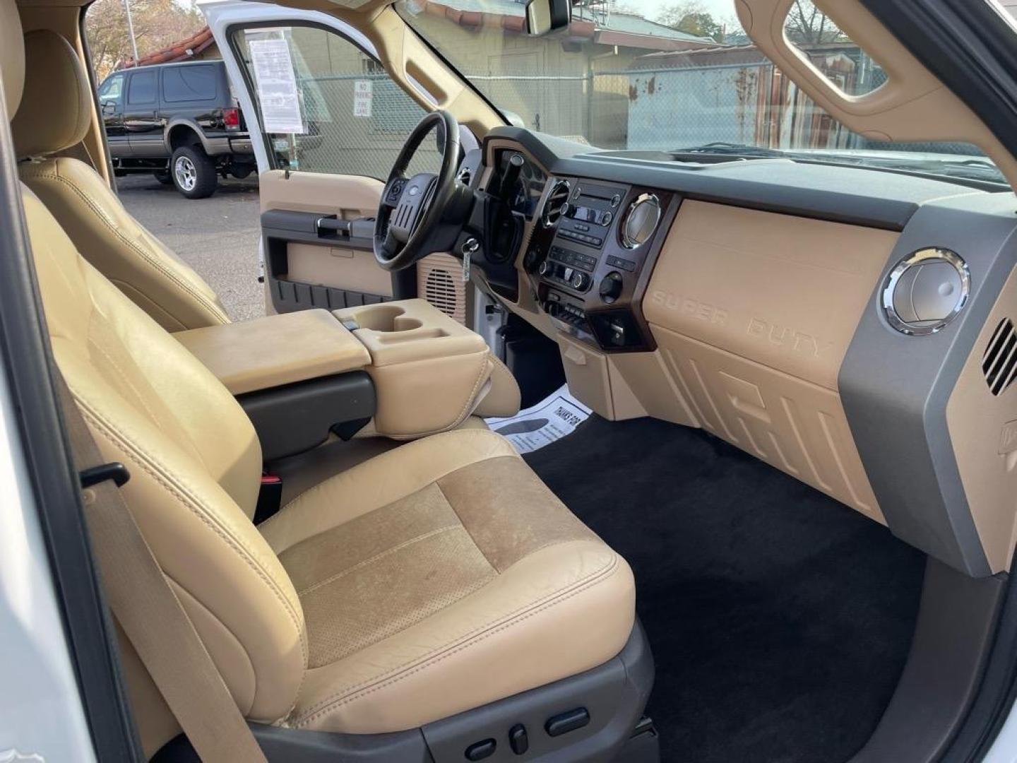 2011 Oxford White Ford F-250 Super Duty Lariat (1FT7W2AT2BE) with an 6.7L Power Stroke 6.7L Biodiesel Turbo V8 400hp 800ft. lbs. Common Rail Direct Injection engine, 6-Speed Shiftable Automatic transmission, located at 800 Riverside Ave, Roseville, CA, 95678, 916-773-4549 & Toll Free: 866-719-4393, 38.732265, -121.291039 - DIESEL CREW CAB LARIAT LOW MILES - Photo#12
