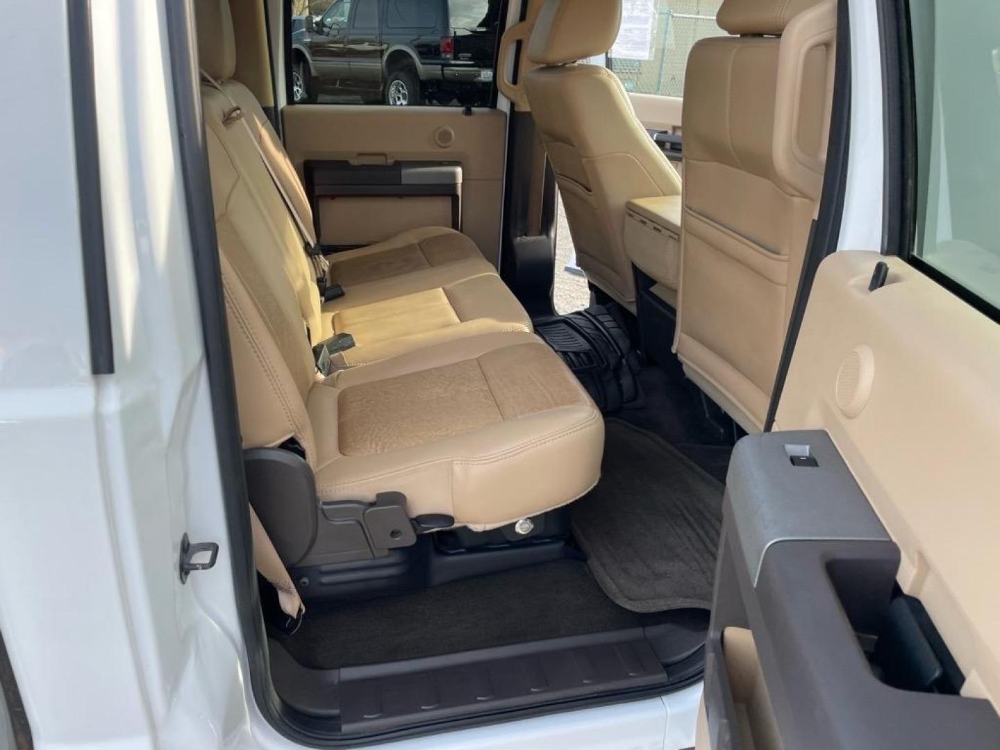 2011 Oxford White Ford F-250 Super Duty Lariat (1FT7W2AT2BE) with an 6.7L Power Stroke 6.7L Biodiesel Turbo V8 400hp 800ft. lbs. Common Rail Direct Injection engine, 6-Speed Shiftable Automatic transmission, located at 800 Riverside Ave, Roseville, CA, 95678, 916-773-4549 & Toll Free: 866-719-4393, 38.732265, -121.291039 - DIESEL CREW CAB LARIAT LOW MILES - Photo#13
