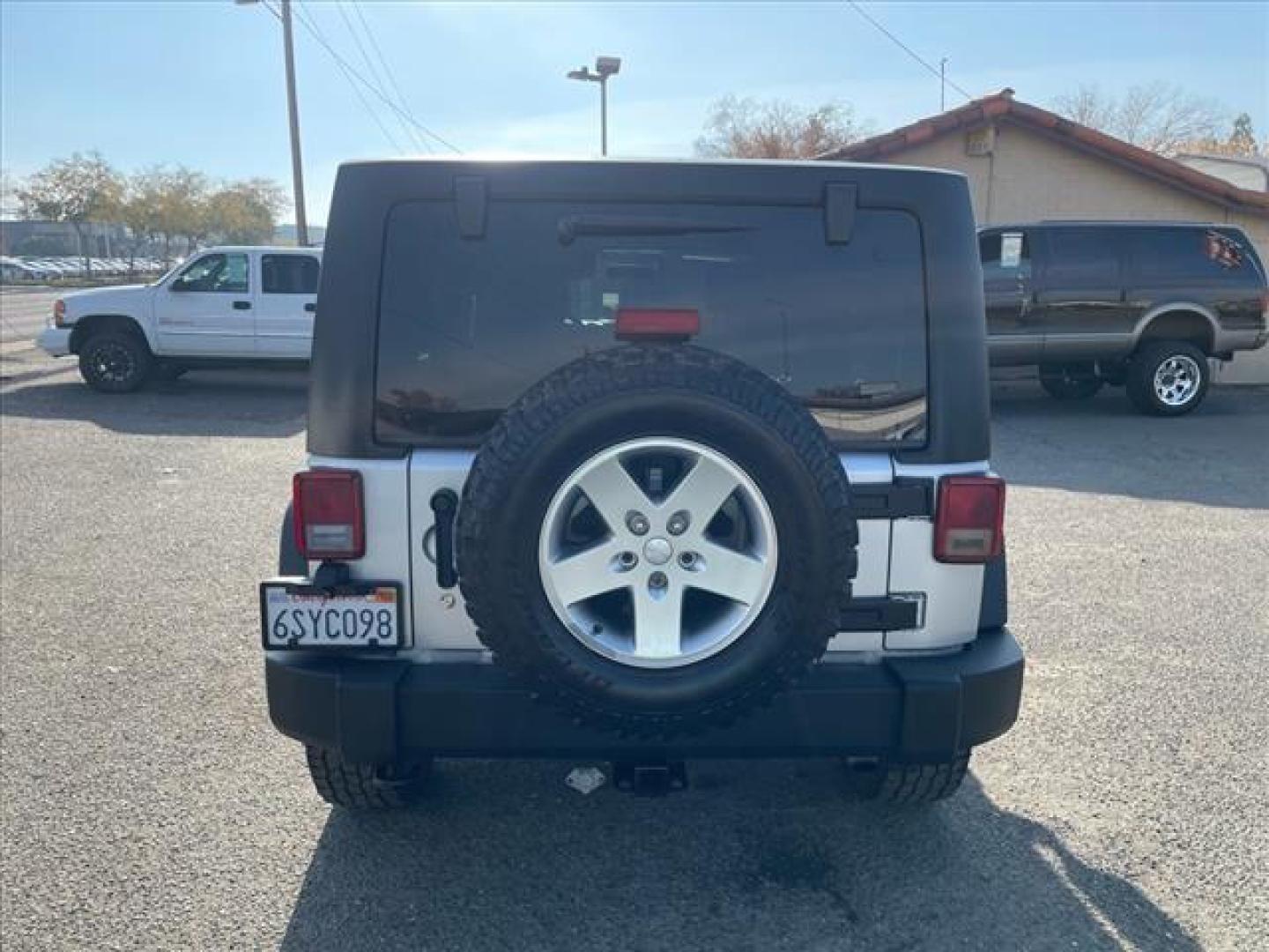 2011 Bright Silver Metallic Clear Coat Jeep Wrangler Unlimited Rubicon (1J4BA6H18BL) with an 3.8L 3.8L V6 202hp 237ft. lbs. Sequential Multiport Fuel Injection engine, 4-Speed Automatic transmission, located at 800 Riverside Ave, Roseville, CA, 95678, 916-773-4549 & Toll Free: 866-719-4393, 38.732265, -121.291039 - 4X4 UNLIMITED RUBICON HARD TOP - Photo#9