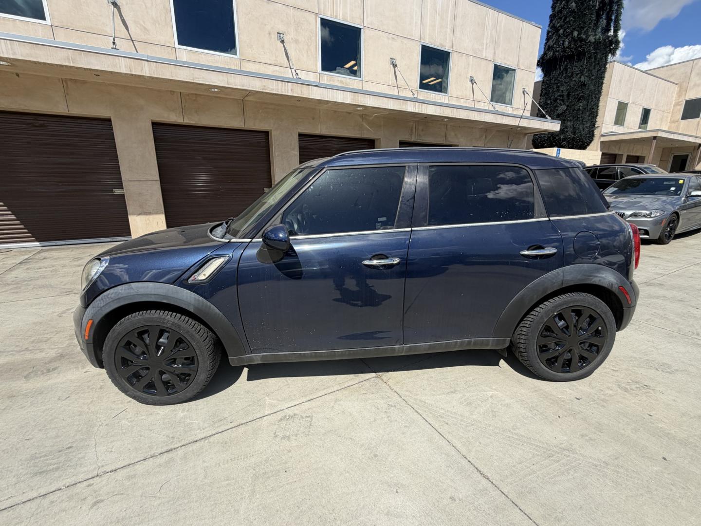 2011 /blue Mini Cooper S (WMWZC3C57BW) with an 1.6L L4 DOHC 16V TURBO engine, 6-Speed Automatic transmission, located at 30 S. Berkeley Avenue, Pasadena, CA, 91107, (626) 248-7567, 34.145447, -118.109398 - New tires! Complete Service! Good MPG! Looks and Drives Good! Bad credit? We can help! We are the bank. All our cars are thoroughly inspected and reconditioned by our technicians. FREE CARFAX report. Stop by or call to speak with our friendly staff. Whether you have bad credit, no credit, bankruptc - Photo#1