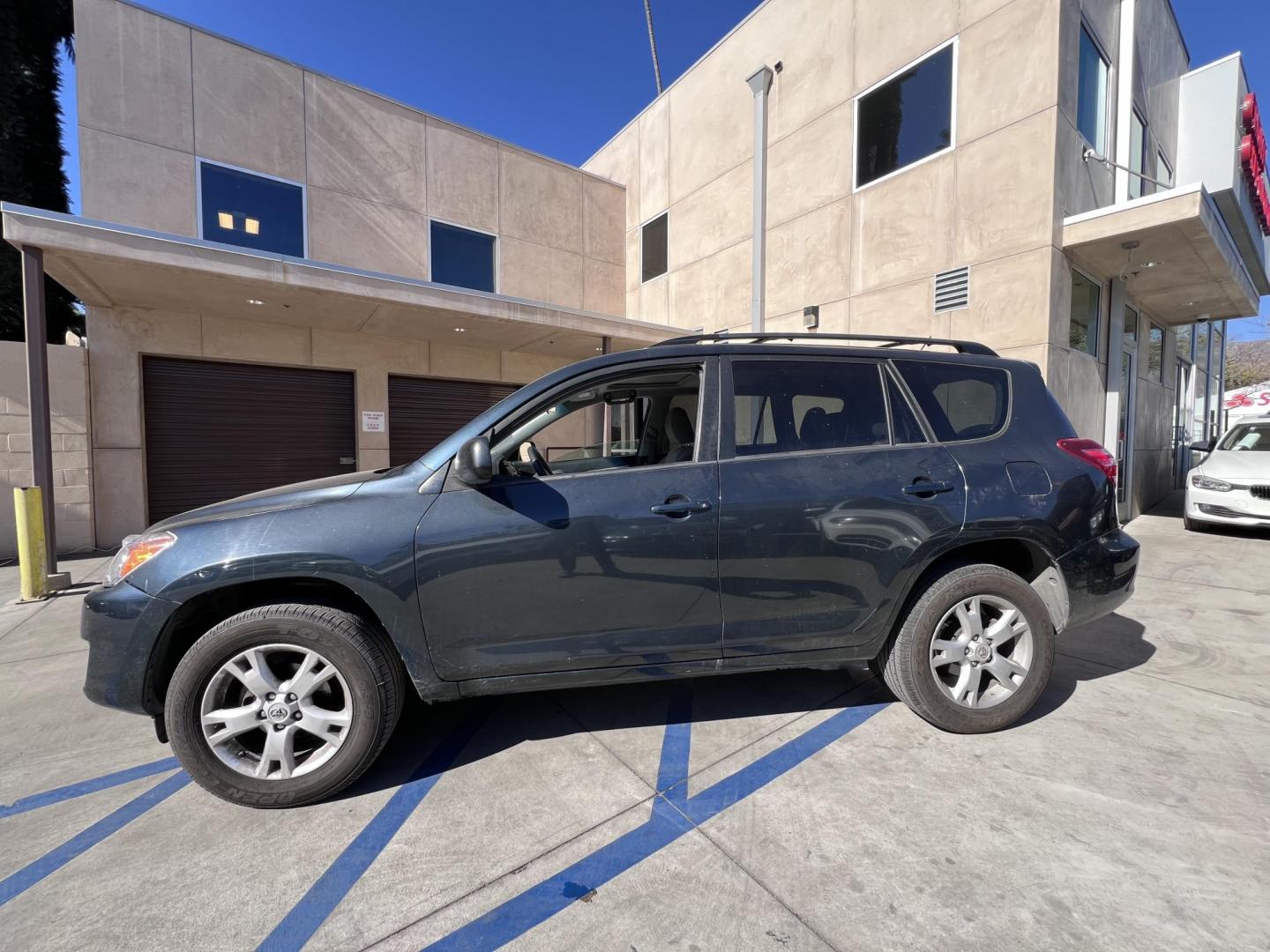 2012 Toyota RAV4 Base I4 2WD (2T3ZF4DV9CW) with an 2.4L L4 DOHC 16V engine, 4-Speed Automatic transmission, located at 30 S. Berkeley Avenue, Pasadena, CA, 91107, (626) 248-7567, 34.145447, -118.109398 - Photo#2