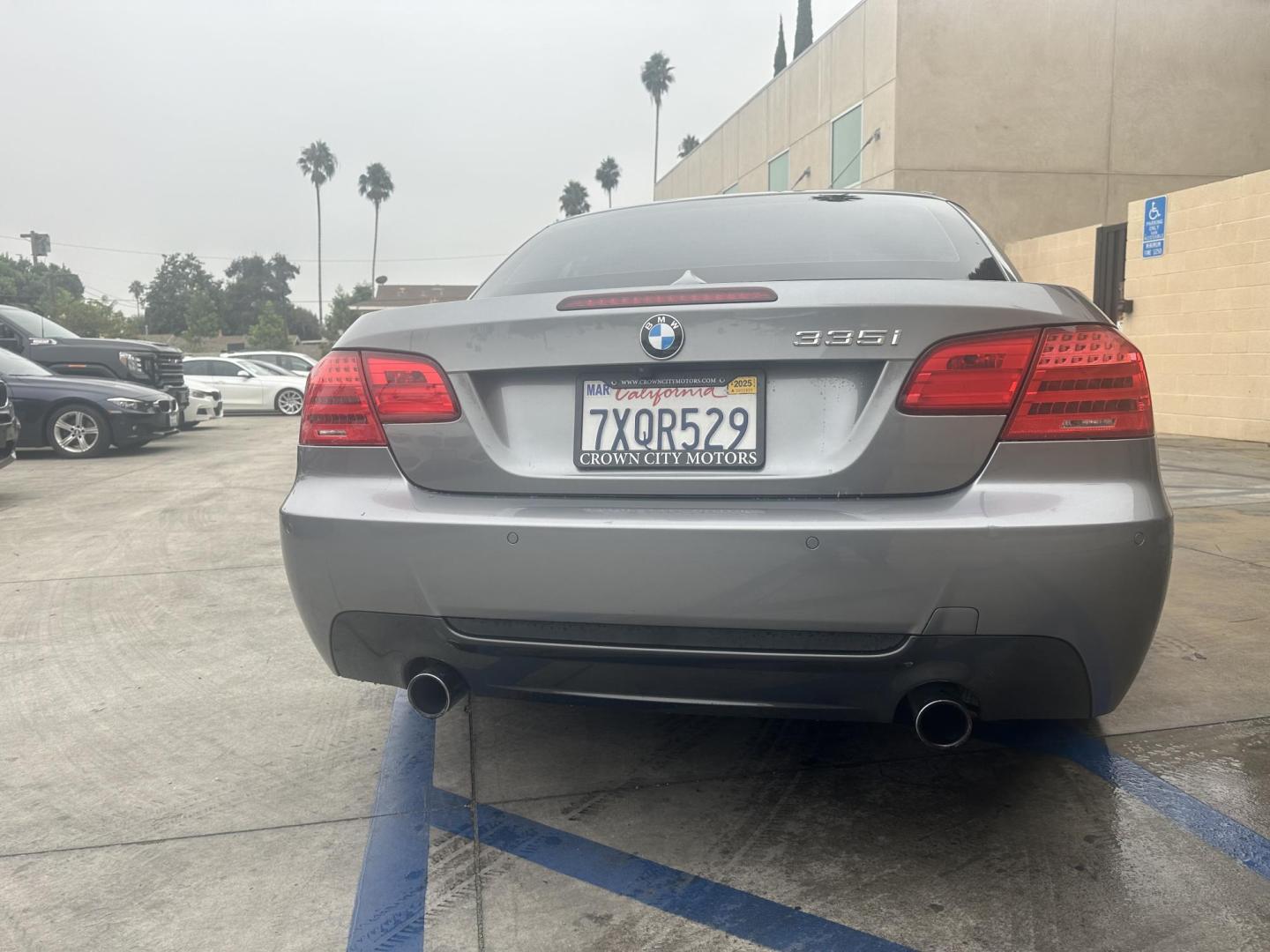 2013 Space Gray Metallic /Black BMW 3-Series 335i Convertible (WBADX7C56DJ) with an 3.0L L6 DOHC 24V engine, Automatic transmission, located at 30 S. Berkeley Avenue, Pasadena, CA, 91107, (626) 248-7567, 34.145447, -118.109398 - Convertible!! Navigation!! - Photo#8