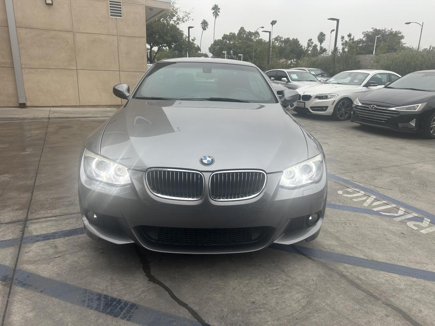2013 Space Gray Metallic /Black BMW 3-Series 335i Convertible (WBADX7C56DJ) with an 3.0L L6 DOHC 24V engine, Automatic transmission, located at 30 S. Berkeley Avenue, Pasadena, CA, 91107, (626) 248-7567, 34.145447, -118.109398 - Convertible!! Navigation!! - Photo#11