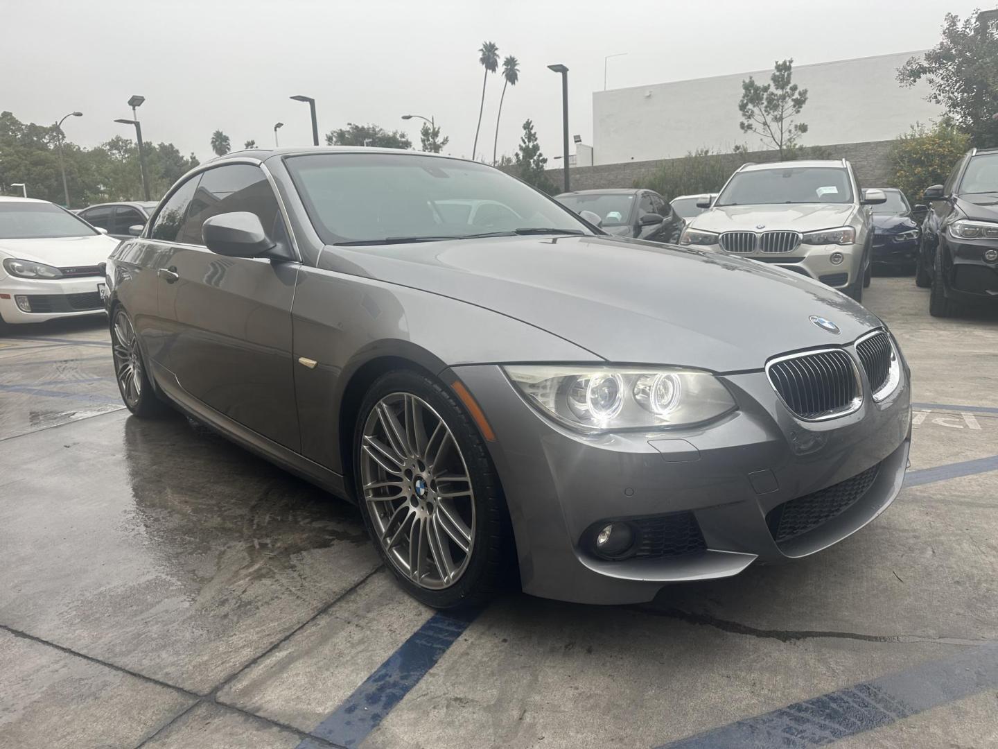 2013 Space Gray Metallic /Black BMW 3-Series 335i Convertible (WBADX7C56DJ) with an 3.0L L6 DOHC 24V engine, Automatic transmission, located at 30 S. Berkeley Avenue, Pasadena, CA, 91107, (626) 248-7567, 34.145447, -118.109398 - Convertible!! Navigation!! - Photo#12
