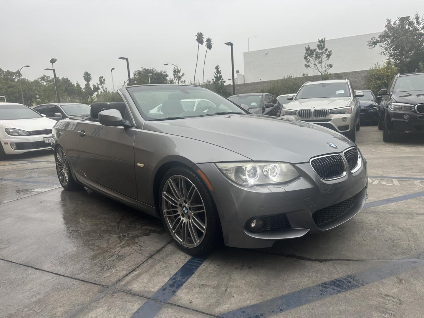 2013 Space Gray Metallic /Black BMW 3-Series 335i Convertible (WBADX7C56DJ) with an 3.0L L6 DOHC 24V engine, Automatic transmission, located at 30 S. Berkeley Avenue, Pasadena, CA, 91107, (626) 248-7567, 34.145447, -118.109398 - Convertible!! Navigation!! - Photo#15