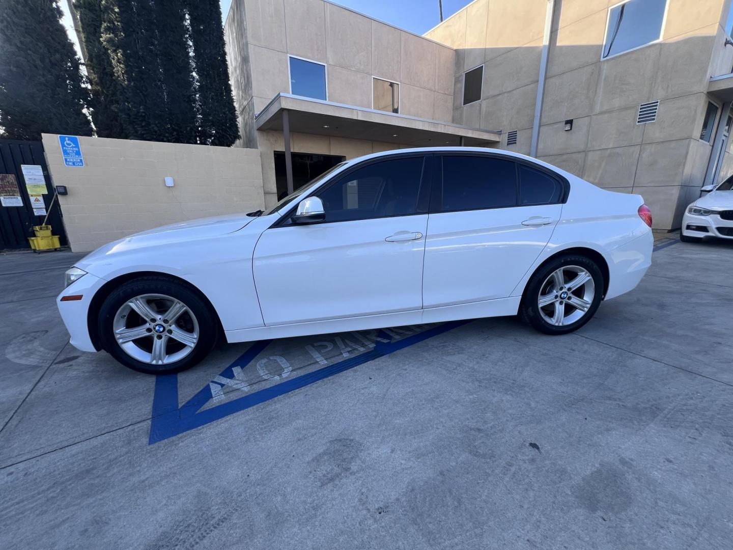 2013 Alpine White BMW 3-Series 328i Sedan (WBA3C1C59DF) with an 2.0L L4 DOHC 16V engine, Automatic transmission, located at 30 S. Berkeley Avenue, Pasadena, CA, 91107, (626) 248-7567, 34.145447, -118.109398 - New Tires!! Fully serviced! New Tires! Moon-roof! Leather Seats! This 2013 BMW 3-Series 328i Sedan looks and drives good. - Photo#1