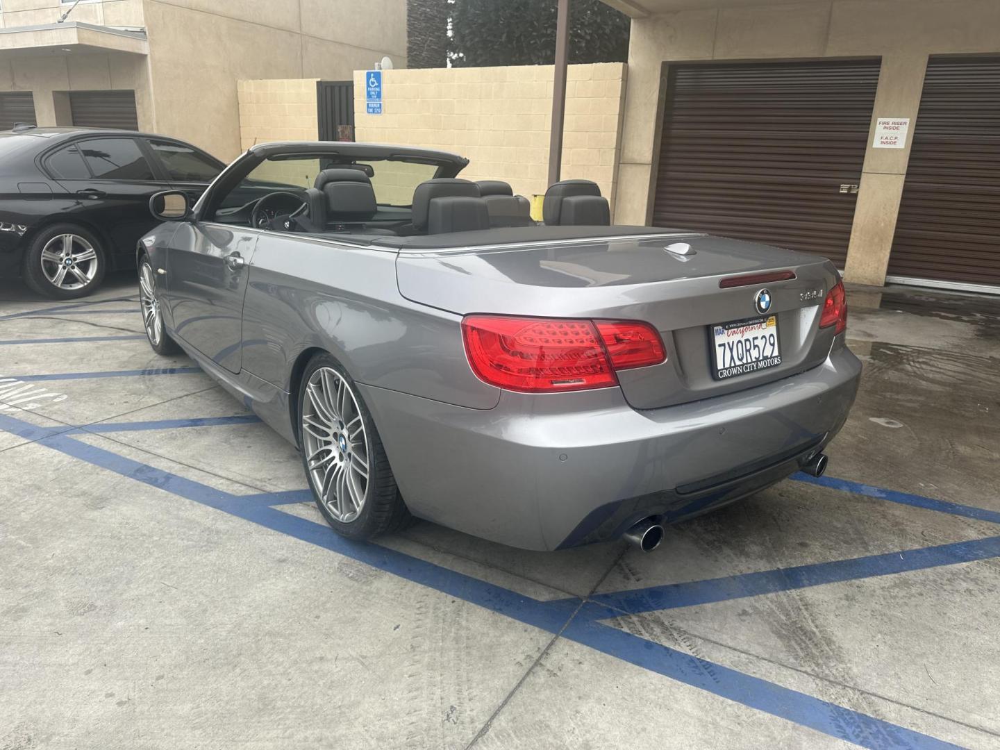 2013 Space Gray Metallic /Black BMW 3-Series 335i Convertible (WBADX7C56DJ) with an 3.0L L6 DOHC 24V engine, Automatic transmission, located at 30 S. Berkeley Avenue, Pasadena, CA, 91107, (626) 248-7567, 34.145447, -118.109398 - Convertible!! Navigation!! - Photo#16