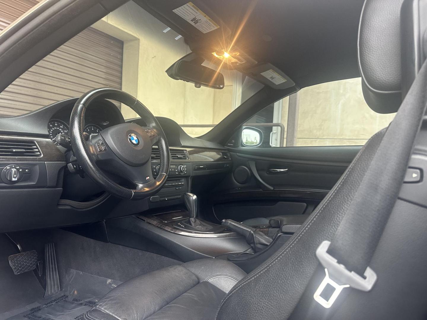 2013 Space Gray Metallic /Black BMW 3-Series 335i Convertible (WBADX7C56DJ) with an 3.0L L6 DOHC 24V engine, Automatic transmission, located at 30 S. Berkeley Avenue, Pasadena, CA, 91107, (626) 248-7567, 34.145447, -118.109398 - Convertible!! Navigation!! - Photo#21