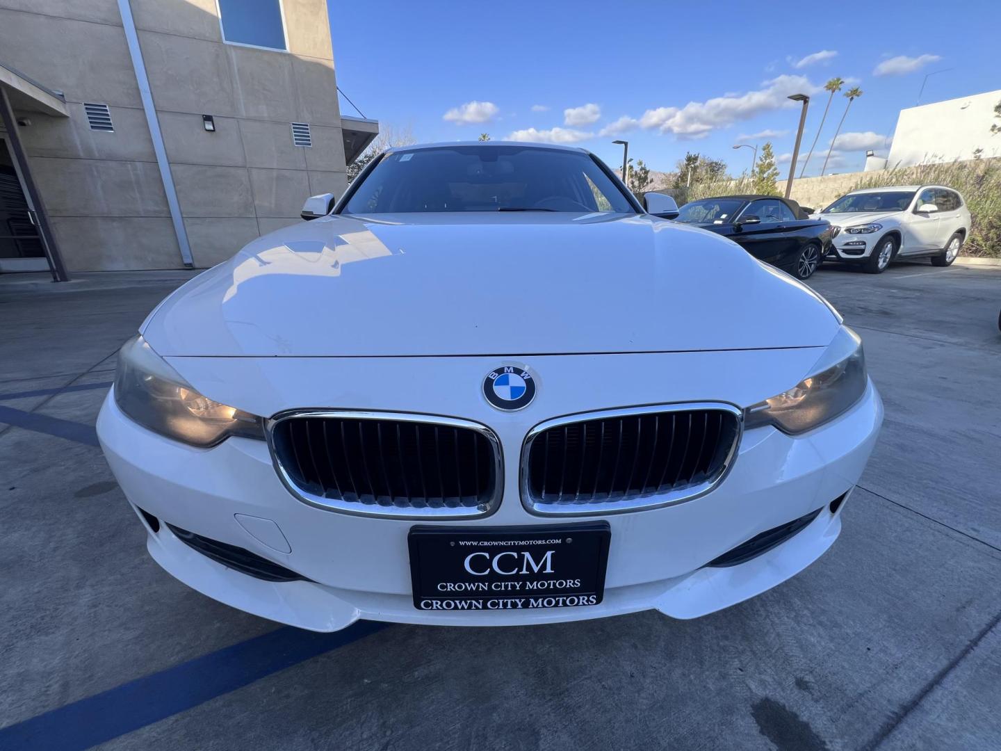 2013 Alpine White BMW 3-Series 328i Sedan (WBA3C1C59DF) with an 2.0L L4 DOHC 16V engine, Automatic transmission, located at 30 S. Berkeley Avenue, Pasadena, CA, 91107, (626) 248-7567, 34.145447, -118.109398 - New Tires!! Fully serviced! New Tires! Moon-roof! Leather Seats! This 2013 BMW 3-Series 328i Sedan looks and drives good. - Photo#4