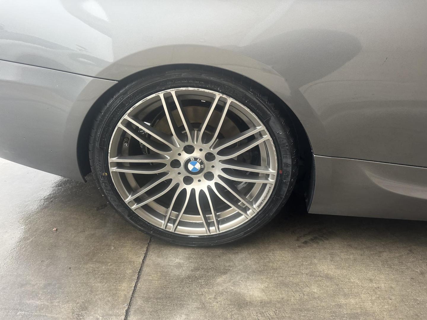 2013 Space Gray Metallic /Black BMW 3-Series 335i Convertible (WBADX7C56DJ) with an 3.0L L6 DOHC 24V engine, Automatic transmission, located at 30 S. Berkeley Avenue, Pasadena, CA, 91107, (626) 248-7567, 34.145447, -118.109398 - Convertible!! Navigation!! - Photo#30