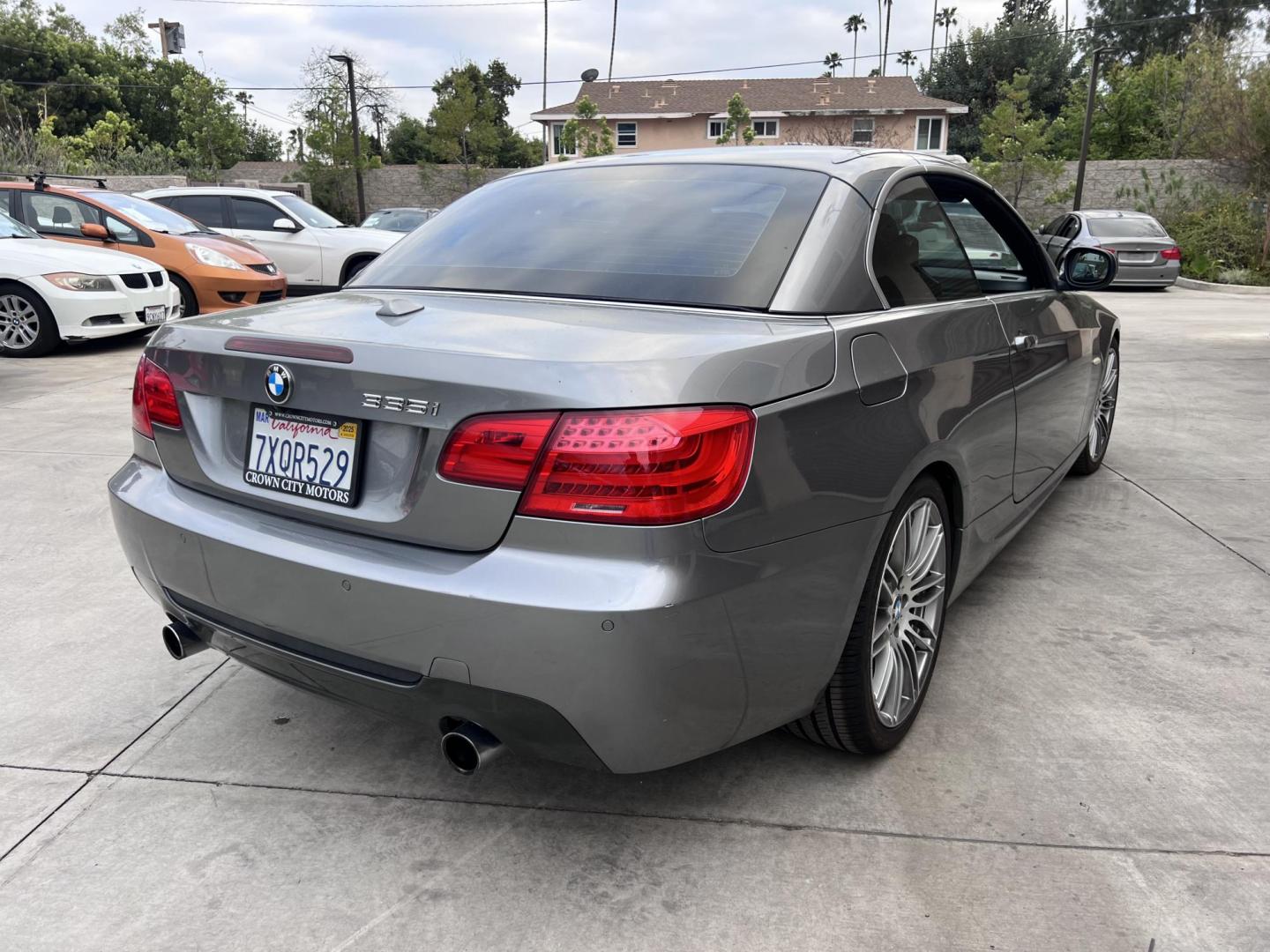 2013 Space Gray Metallic /Black BMW 3-Series 335i Convertible (WBADX7C56DJ) with an 3.0L L6 DOHC 24V engine, Automatic transmission, located at 30 S. Berkeley Avenue, Pasadena, CA, 91107, (626) 248-7567, 34.145447, -118.109398 - Convertible!! Navigation!! - Photo#33