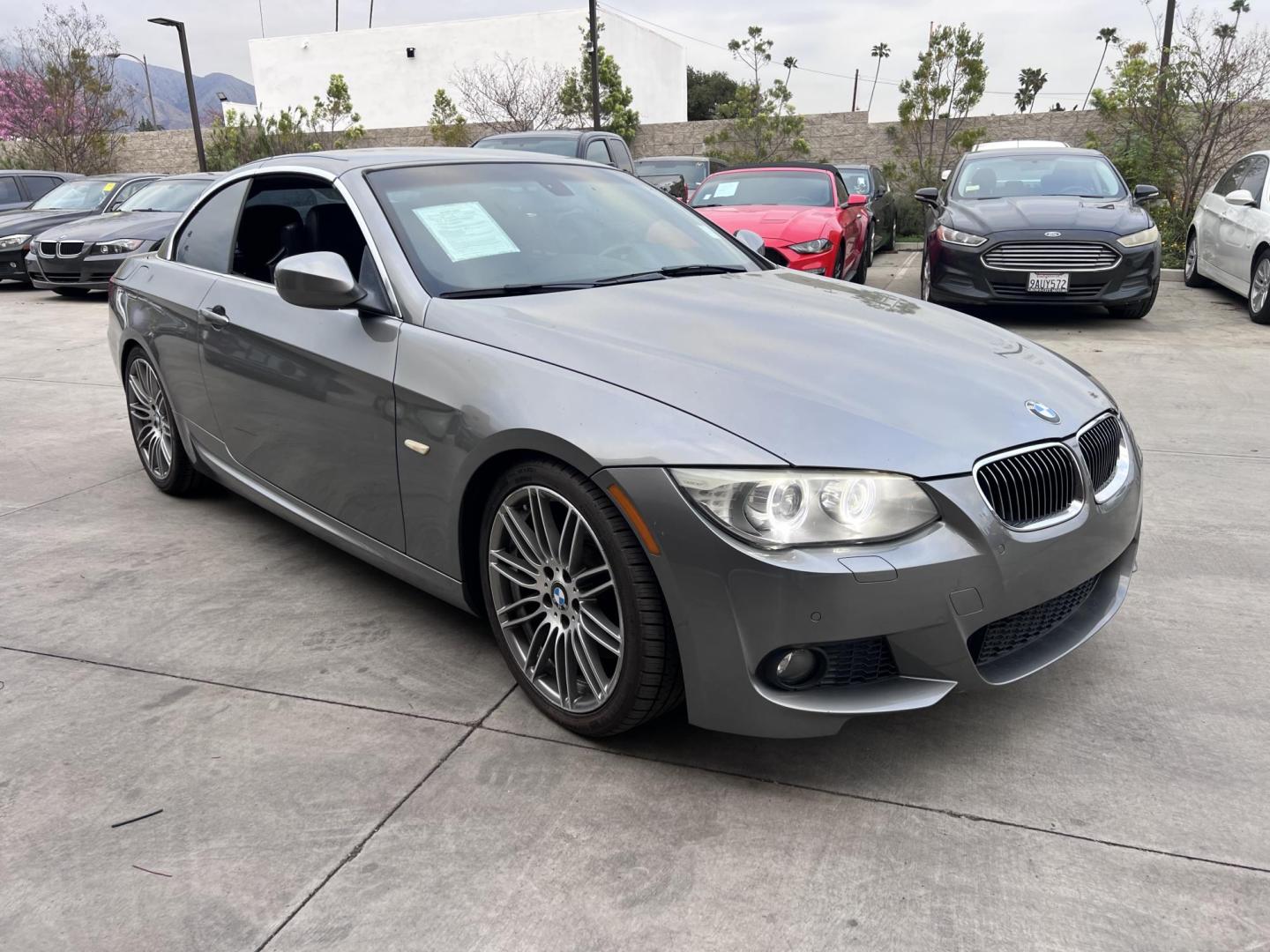 2013 Space Gray Metallic /Black BMW 3-Series 335i Convertible (WBADX7C56DJ) with an 3.0L L6 DOHC 24V engine, Automatic transmission, located at 30 S. Berkeley Avenue, Pasadena, CA, 91107, (626) 248-7567, 34.145447, -118.109398 - Convertible!! Navigation!! - Photo#35
