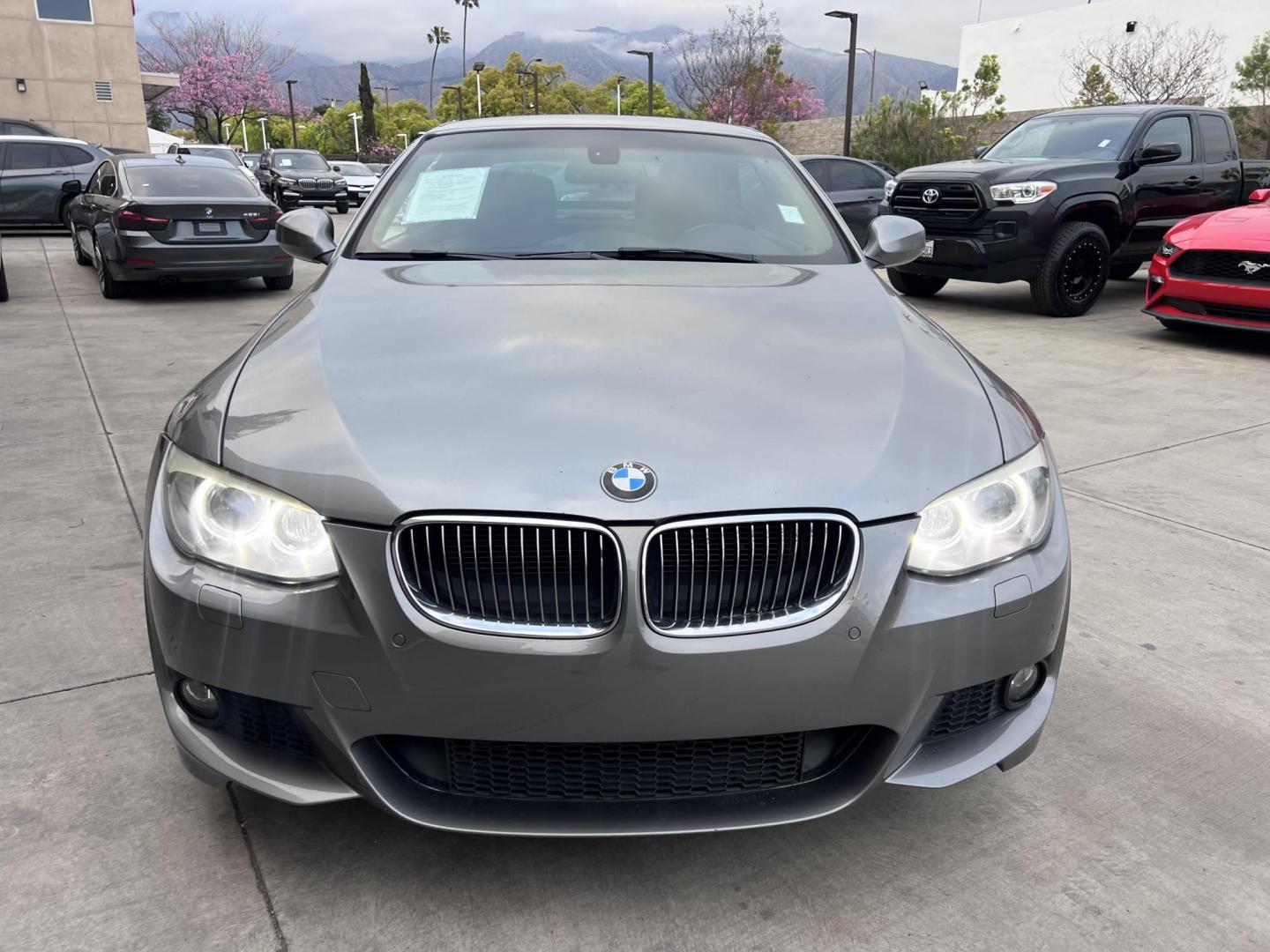 2013 Space Gray Metallic /Black BMW 3-Series 335i Convertible (WBADX7C56DJ) with an 3.0L L6 DOHC 24V engine, Automatic transmission, located at 30 S. Berkeley Avenue, Pasadena, CA, 91107, (626) 248-7567, 34.145447, -118.109398 - Convertible!! Navigation!! - Photo#36