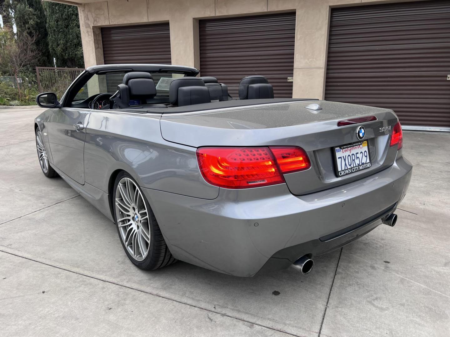 2013 Space Gray Metallic /Black BMW 3-Series 335i Convertible (WBADX7C56DJ) with an 3.0L L6 DOHC 24V engine, Automatic transmission, located at 30 S. Berkeley Avenue, Pasadena, CA, 91107, (626) 248-7567, 34.145447, -118.109398 - Convertible!! Navigation!! - Photo#38