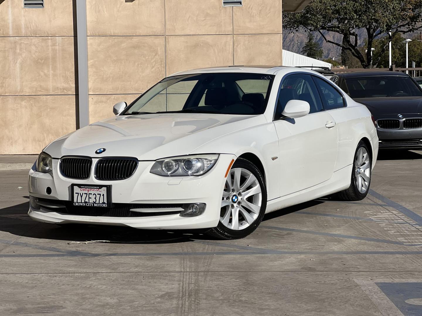 2013 Alpine White /Black BMW 3-Series 328i Coupe - SULEV (WBAKE5C56DJ) with an 3.0L L6 DOHC 24V engine, Automatic transmission, located at 30 S. Berkeley Avenue, Pasadena, CA, 91107, (626) 248-7567, 34.145447, -118.109398 - 2013 BMW 328 Coupe with 3.0L V6 Engine, Navigation, and Panoramic Roof Unleash the thrill of driving with this exquisite 2013 BMW 328 Coupe, now available at Crown City Motors. Designed for those who demand luxury, performance, and precision engineering, this BMW 328 is a standout choice. Whether - Photo#0