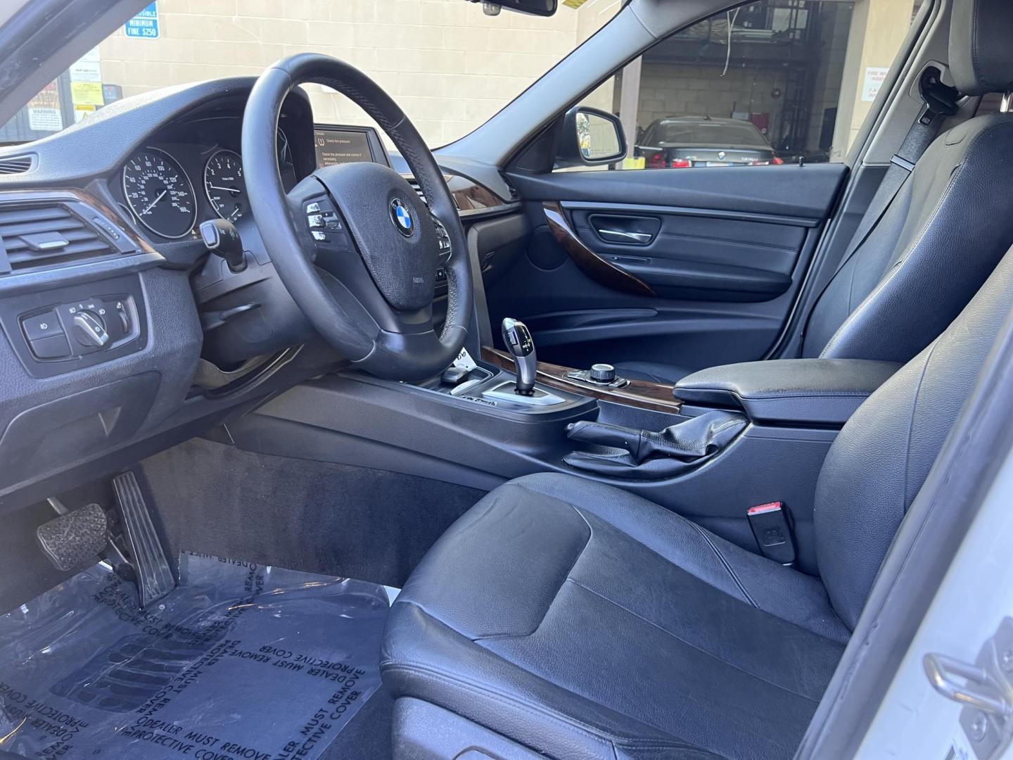 2013 Alpine White BMW 3-Series 328i Sedan (WBA3C1C59DF) with an 2.0L L4 DOHC 16V engine, Automatic transmission, located at 30 S. Berkeley Avenue, Pasadena, CA, 91107, (626) 248-7567, 34.145447, -118.109398 - New Tires!! Fully serviced! New Tires! Moon-roof! Leather Seats! This 2013 BMW 3-Series 328i Sedan looks and drives good. - Photo#15