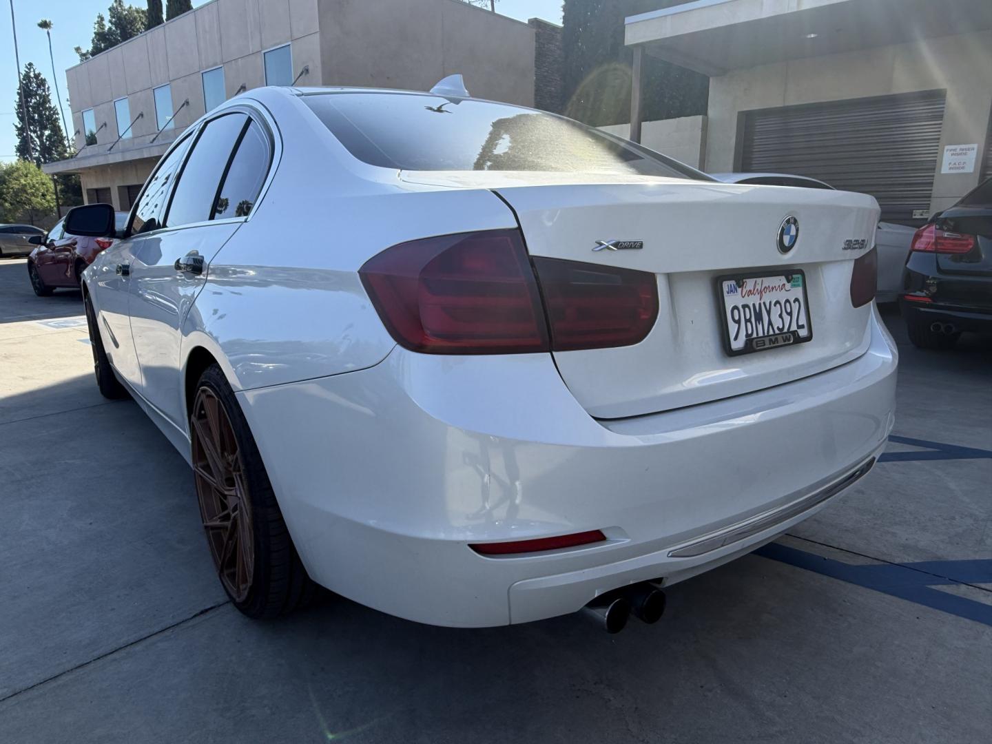 2013 White /BROWN BMW 3-Series 328i Sedan (WBA3C1C5XDF) with an 2.0L L4 DOHC 16V engine, AUTOMATIC transmission, located at 30 S. Berkeley Avenue, Pasadena, CA, 91107, (626) 248-7567, 34.145447, -118.109398- Photo#2
