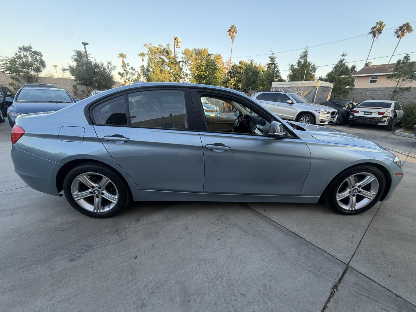 2013 Le Mans Blue Metallic /Black BMW 3-Series 328i Sedan - SULEV (WBA3C1G53DN) with an 2.0L L4 DOHC 16V engine, Automatic transmission, located at 30 S. Berkeley Avenue, Pasadena, CA, 91107, (626) 248-7567, 34.145447, -118.109398 - Decoding VIN WBA3C1G53DNN93466: Vehicle: 2013 BMW 3 Series 328i Sedan (F30 Generation) Engine: 2.0L TwinPower Turbo Inline 4-Cylinder Drivetrain: Rear-Wheel Drive (RWD) Another strong F30 328i Sedan for your inventory. These modern 3 Series sedans continue to be volume movers on a Buy He- Photo#5