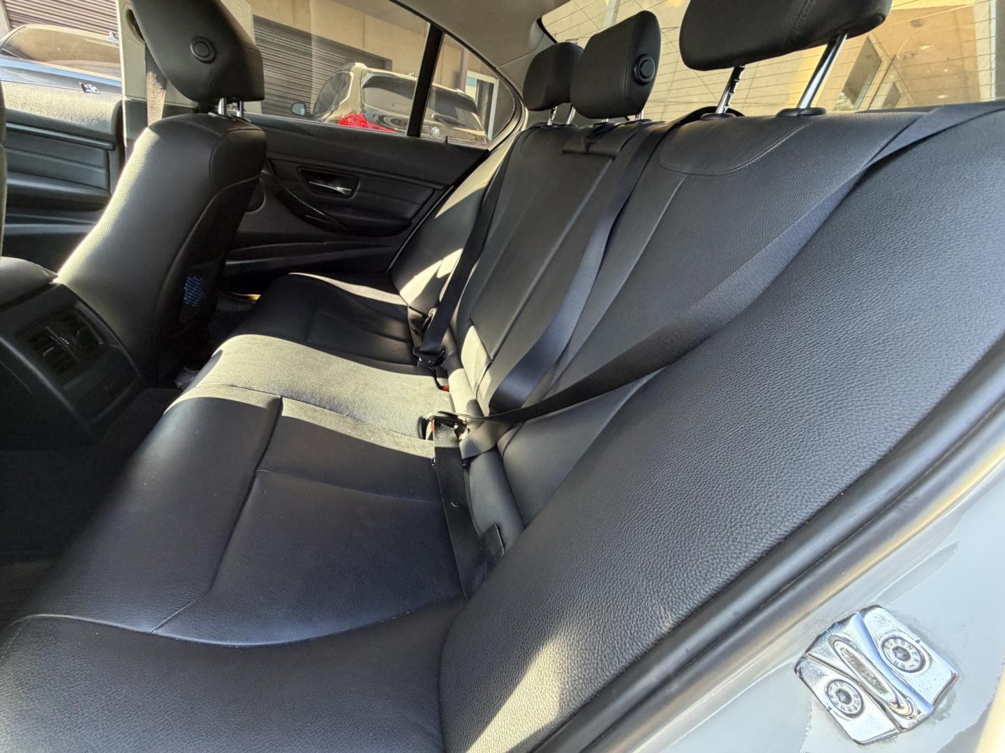 2013 White /black BMW 3-Series 328i xDrive Sedan (WBA3B3C58DF) with an 2.0L L4 DOHC 16V engine, located at 30 S. Berkeley Avenue, Pasadena, CA, 91107, (626) 248-7567, 34.145447, -118.109398 - Crown City Motors is a used “Buy Here Pay Here” car dealer in Pasadena CA. “Buy Here Pay Here” financing, means that when you purchase your vehicle from our dealership, that you make the payments to the dealership as well. We do not need the banks approval to get you approved for a used auto- Photo#7