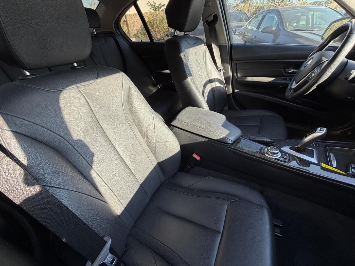 2013 White /black BMW 3-Series 328i xDrive Sedan (WBA3B3C58DF) with an 2.0L L4 DOHC 16V engine, located at 30 S. Berkeley Avenue, Pasadena, CA, 91107, (626) 248-7567, 34.145447, -118.109398 - Crown City Motors is a used “Buy Here Pay Here” car dealer in Pasadena CA. “Buy Here Pay Here” financing, means that when you purchase your vehicle from our dealership, that you make the payments to the dealership as well. We do not need the banks approval to get you approved for a used auto- Photo#10