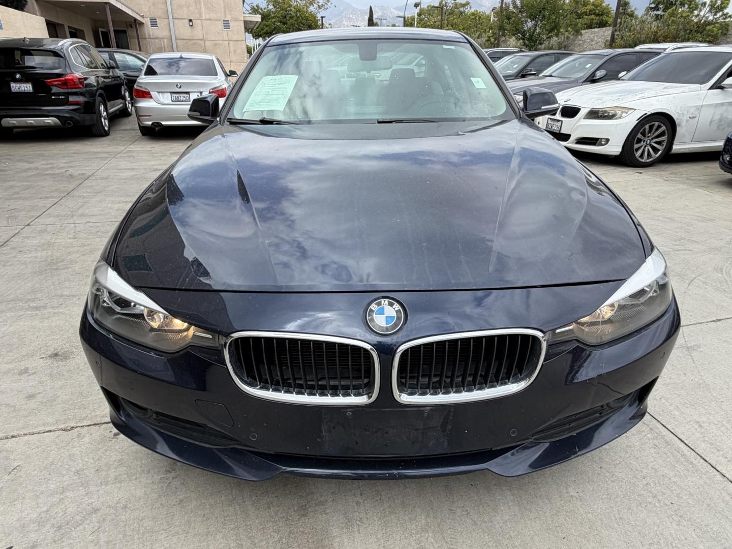 2013 BLUE BMW 3-Series 320i Sedan (WBA3B1C54DF) with an 2.0L L4 DOHC 16V engine, located at 30 S. Berkeley Avenue, Pasadena, CA, 91107, (626) 248-7567, 34.145447, -118.109398 - Photo#4