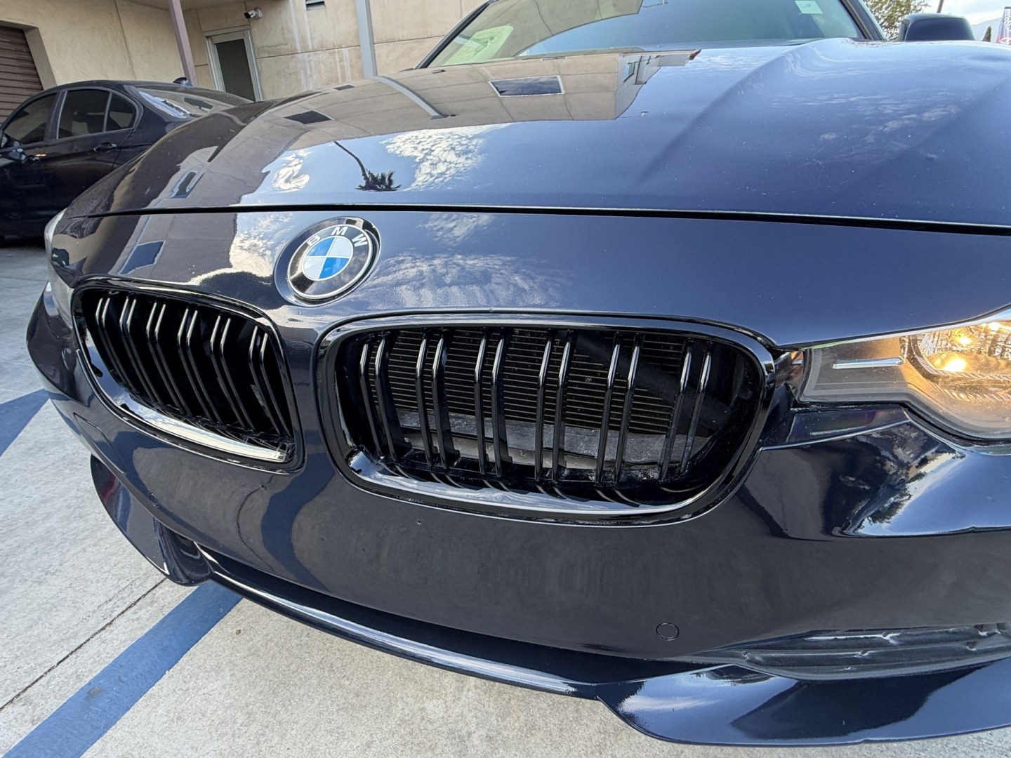 2013 BLUE BMW 3-Series 320i Sedan (WBA3B1C54DF) with an 2.0L L4 DOHC 16V engine, Manaul transmission, located at 30 S. Berkeley Avenue, Pasadena, CA, 91107, (626) 248-7567, 34.145447, -118.109398 - 2013 BMW 328i Sedan – Rare 6-Speed Manual – Buy Here Pay Here / Bad Credit Financing Enthusiasts and daily commuters, take note! Finding a modern sports sedan with a true row-your-own gearbox is nearly impossible, but Crown City Motors has this incredibly rare 2013 BMW 328i 6-Speed Manual Sedan- Photo#11