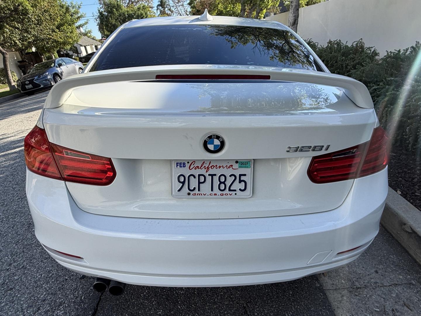 2013 White /Black BMW 3-Series 328i Sedan (WBA3A5C51DF) with an 2.0L L4 DOHC 16V engine, located at 30 S. Berkeley Avenue, Pasadena, CA, 91107, (626) 248-7567, 34.145447, -118.109398- Photo#3