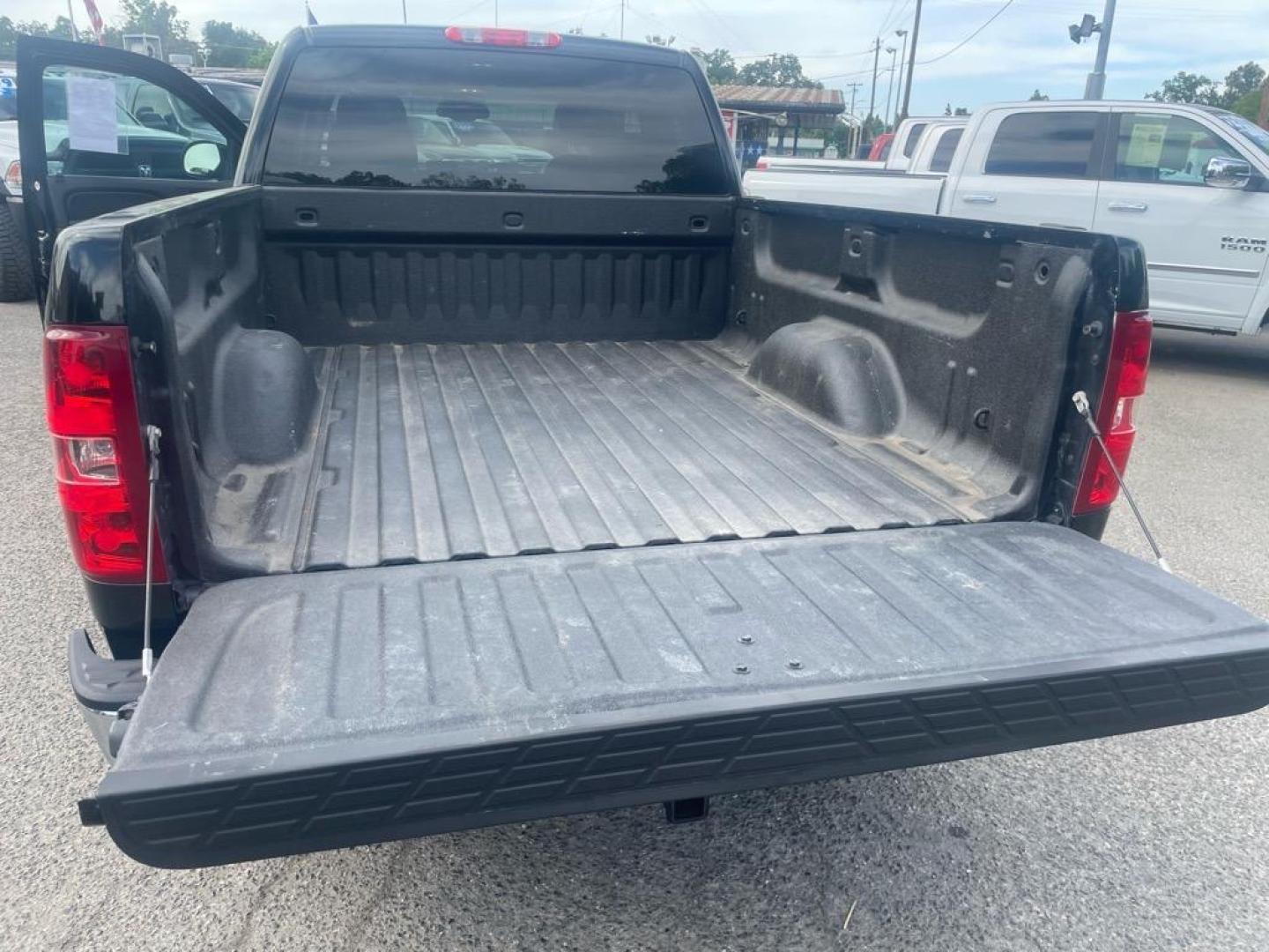2013 Black Chevrolet Silverado 1500 LTZ (1GCRKTE7XDZ) with an 5.3L Vortec 5.3L Flex Fuel V8 315hp 335ft. lbs. Other engine, 6-Speed Shiftable Automatic transmission, located at 800 Riverside Ave, Roseville, CA, 95678, 916-773-4549 & Toll Free: 866-719-4393, 38.732265, -121.291039 - 4X4 Z71EXTENDED CAB LTZ LOW MILES - Photo#9