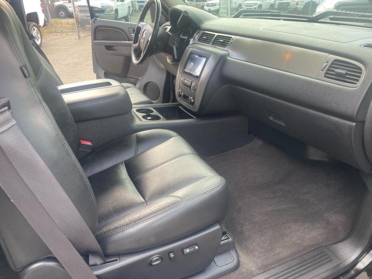 2013 Black Chevrolet Silverado 1500 LTZ (1GCRKTE7XDZ) with an 5.3L Vortec 5.3L Flex Fuel V8 315hp 335ft. lbs. Other engine, 6-Speed Shiftable Automatic transmission, located at 800 Riverside Ave, Roseville, CA, 95678, 916-773-4549 & Toll Free: 866-719-4393, 38.732265, -121.291039 - 4X4 Z71EXTENDED CAB LTZ LOW MILES - Photo#12