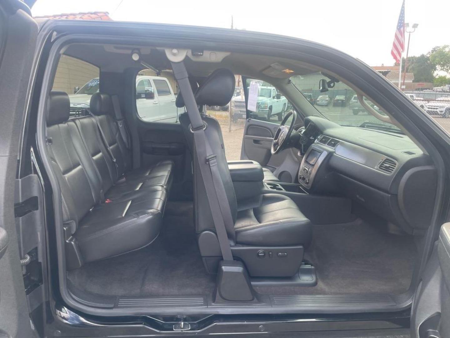 2013 Black Chevrolet Silverado 1500 LTZ (1GCRKTE7XDZ) with an 5.3L Vortec 5.3L Flex Fuel V8 315hp 335ft. lbs. Other engine, 6-Speed Shiftable Automatic transmission, located at 800 Riverside Ave, Roseville, CA, 95678, 916-773-4549 & Toll Free: 866-719-4393, 38.732265, -121.291039 - 4X4 Z71EXTENDED CAB LTZ LOW MILES - Photo#13