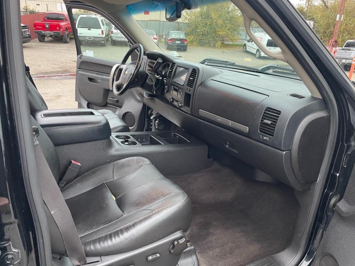 2013 Black Chevrolet Silverado 1500 LT (3GCPKSE78DG) with an 5.3L Vortec 5.3L Flex Fuel V8 315hp 335ft. lbs. Other engine, 6-Speed Shiftable Automatic transmission, located at 800 Riverside Ave, Roseville, CA, 95678, 916-773-4549 & Toll Free: 866-719-4393, 38.732265, -121.291039 - CREW CAB 4X4 LT LOW MILES SERVICE RECORDS ON CLEAN CARFAX - Photo#12