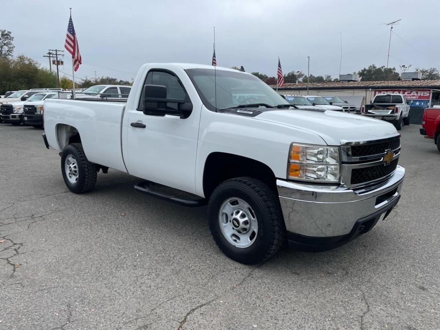 2013 Summit White Chevrolet Silverado 2500HD Work Truck (1GC0CVCG8DF) with an 6.0L 6.0L V8 360hp 380ft. lbs. Sequential Electronic Fuel Injection engine, 6-Speed Shiftable Automatic transmission, located at 800 Riverside Ave, Roseville, CA, 95678, 916-773-4549 & Toll Free: 866-719-4393, 38.732265, -121.291039 - Photo#6
