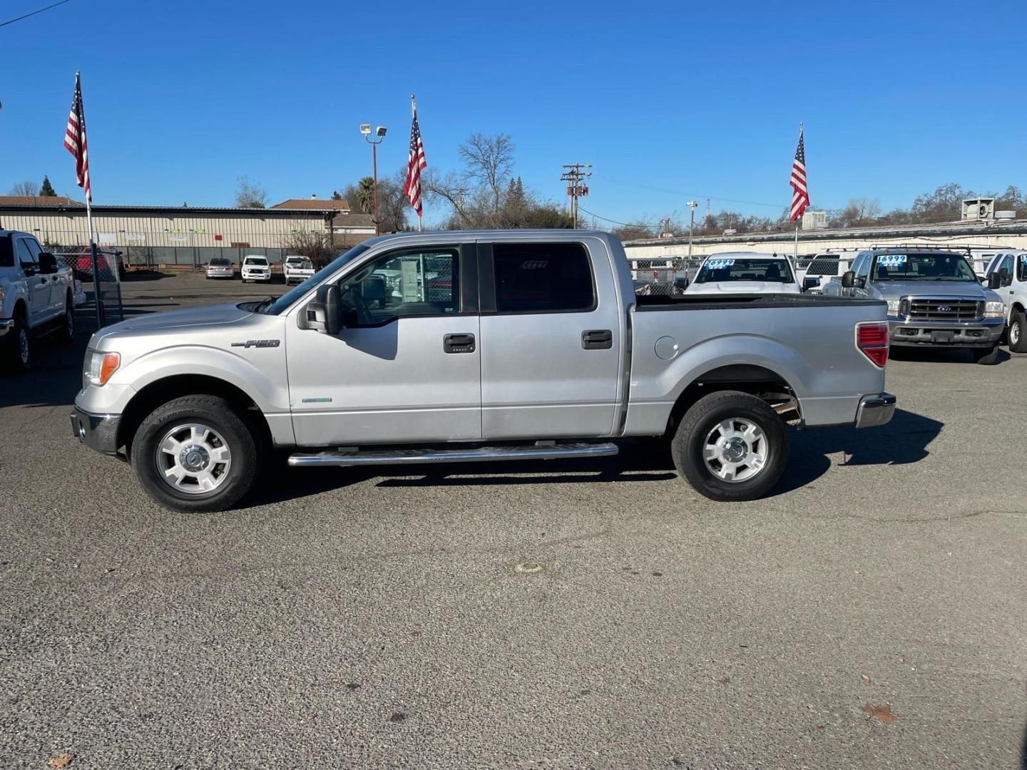 2013 Ingot Silver Metallic Ford F-150 XLT (1FTFW1ET3DF) with an 3.5L EcoBoost 3.5L Twin Turbo V6 365hp 420ft. lbs. Direct Injection engine, 6-Speed Automatic transmission, located at 800 Riverside Ave, Roseville, CA, 95678, 916-773-4549 & Toll Free: 866-719-4393, 38.732265, -121.291039 - 4X4 SUPERCREW XLT ONE OWNER SERVICE RECORDS - Photo#4