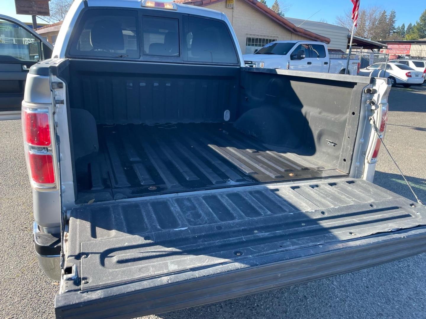2013 Ingot Silver Metallic Ford F-150 XLT (1FTFW1ET3DF) with an 3.5L EcoBoost 3.5L Twin Turbo V6 365hp 420ft. lbs. Direct Injection engine, 6-Speed Automatic transmission, located at 800 Riverside Ave, Roseville, CA, 95678, 916-773-4549 & Toll Free: 866-719-4393, 38.732265, -121.291039 - 4X4 SUPERCREW XLT ONE OWNER SERVICE RECORDS - Photo#9