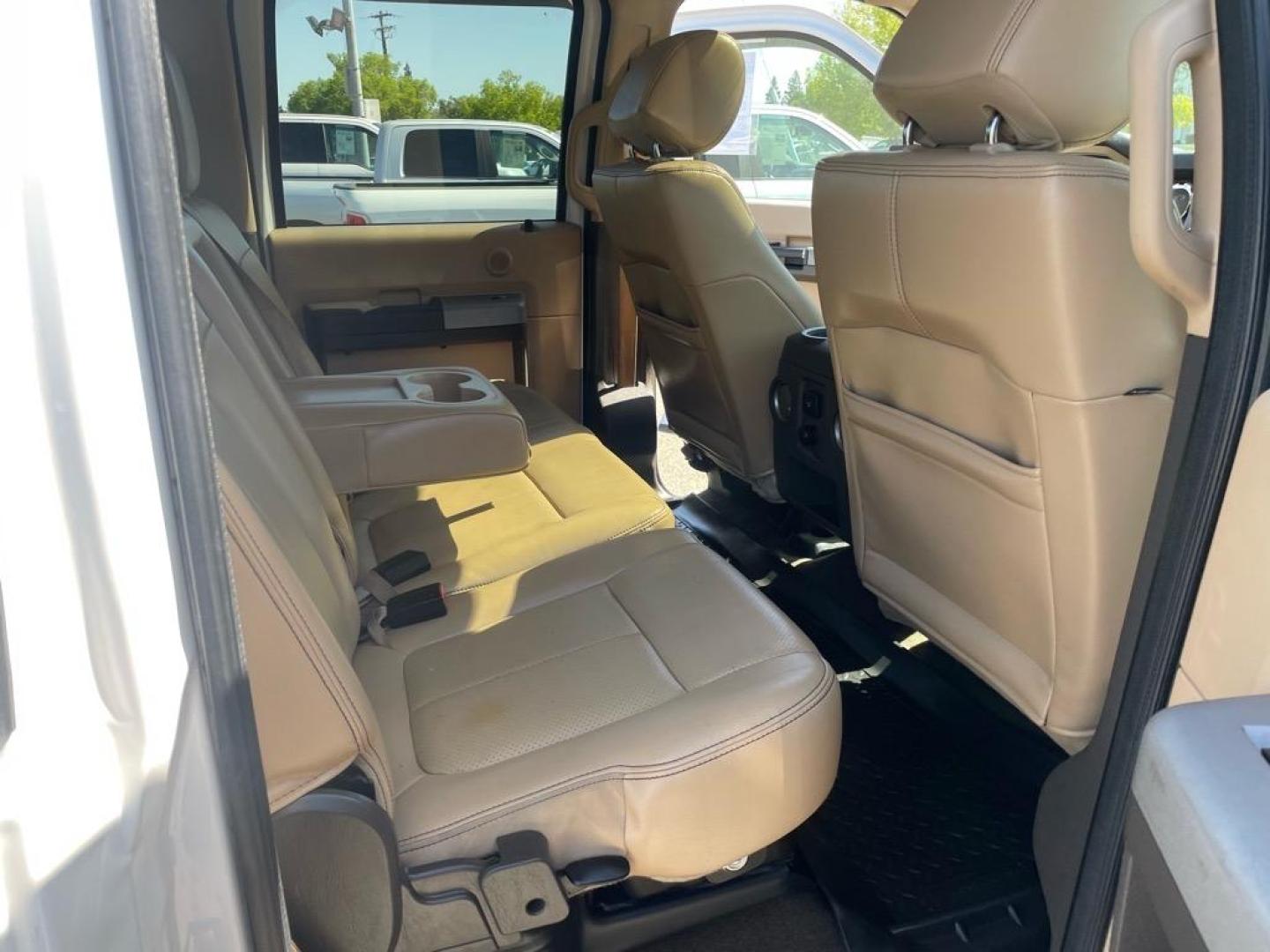 2013 Oxford White Ford F-250 Super Duty Lariat (1FT7W2BT4DE) with an 6.7L Power Stroke 6.7L Biodiesel Turbo V8 400hp 800ft. lbs. Common Rail Direct Injection engine, 6-Speed Shiftable Automatic transmission, located at 800 Riverside Ave, Roseville, CA, 95678, 916-773-4549 & Toll Free: 866-719-4393, 38.732265, -121.291039 - DIESEL CREW CAB 4X4 FX4 LARIAT MOON ROOF SERVICE RECORDS - Photo#13