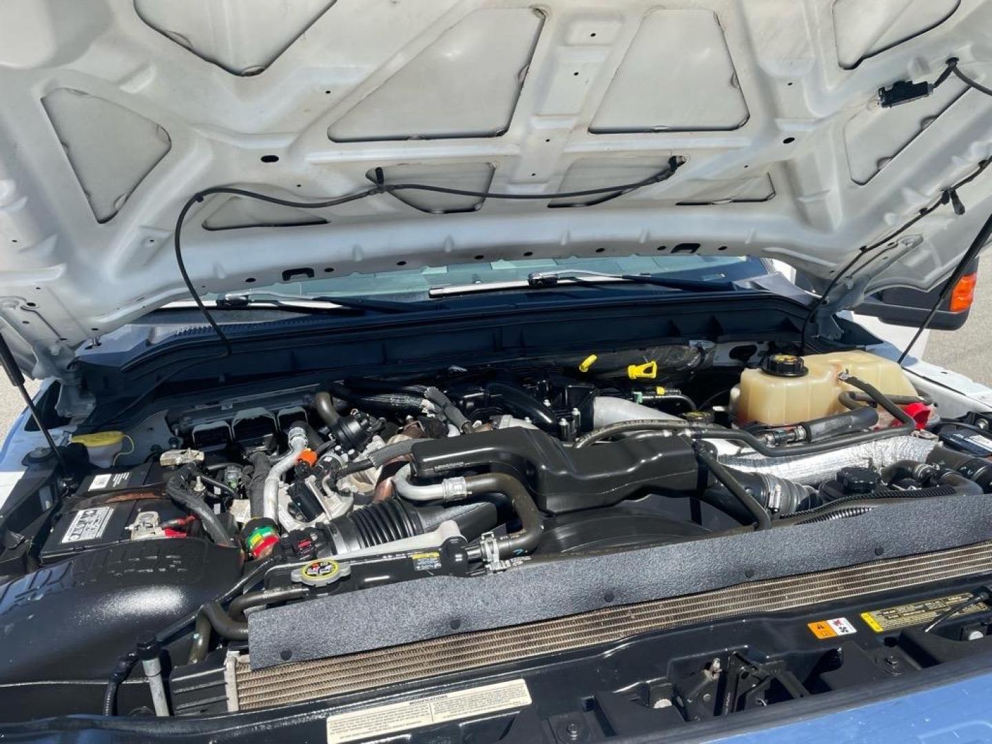 2013 Oxford White Ford F-250 Super Duty Lariat (1FT7W2BT4DE) with an 6.7L Power Stroke 6.7L Biodiesel Turbo V8 400hp 800ft. lbs. Common Rail Direct Injection engine, 6-Speed Shiftable Automatic transmission, located at 800 Riverside Ave, Roseville, CA, 95678, 916-773-4549 & Toll Free: 866-719-4393, 38.732265, -121.291039 - DIESEL CREW CAB 4X4 FX4 LARIAT MOON ROOF SERVICE RECORDS - Photo#14