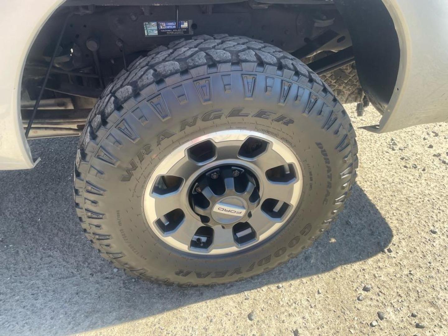 2013 Ingot Silver Metallic Ford F-250 Super Duty XL (1FT7X2BT6DE) with an 6.7L Power Stroke 6.7L Biodiesel Turbo V8 400hp 800ft. lbs. Common Rail Direct Injection engine, 6-Speed Shiftable Automatic transmission, located at 800 Riverside Ave, Roseville, CA, 95678, 916-773-4549 & Toll Free: 866-719-4393, 38.732265, -121.291039 - SUPER CAB DIESEL CLEAN CARFAX - Photo#6