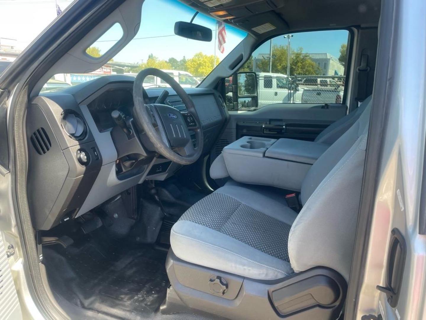2013 Ingot Silver Metallic Ford F-250 Super Duty XL (1FT7X2BT6DE) with an 6.7L Power Stroke 6.7L Biodiesel Turbo V8 400hp 800ft. lbs. Common Rail Direct Injection engine, 6-Speed Shiftable Automatic transmission, located at 800 Riverside Ave, Roseville, CA, 95678, 916-773-4549 & Toll Free: 866-719-4393, 38.732265, -121.291039 - SUPER CAB DIESEL CLEAN CARFAX - Photo#10