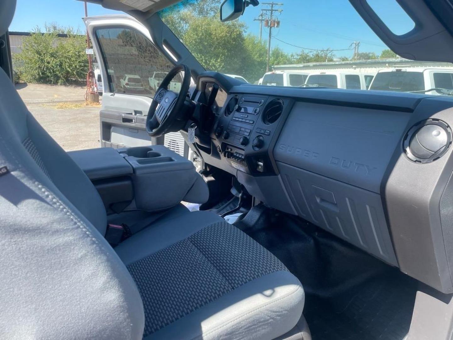 2013 Ingot Silver Metallic Ford F-250 Super Duty XL (1FT7X2BT6DE) with an 6.7L Power Stroke 6.7L Biodiesel Turbo V8 400hp 800ft. lbs. Common Rail Direct Injection engine, 6-Speed Shiftable Automatic transmission, located at 800 Riverside Ave, Roseville, CA, 95678, 916-773-4549 & Toll Free: 866-719-4393, 38.732265, -121.291039 - SUPER CAB DIESEL CLEAN CARFAX - Photo#12