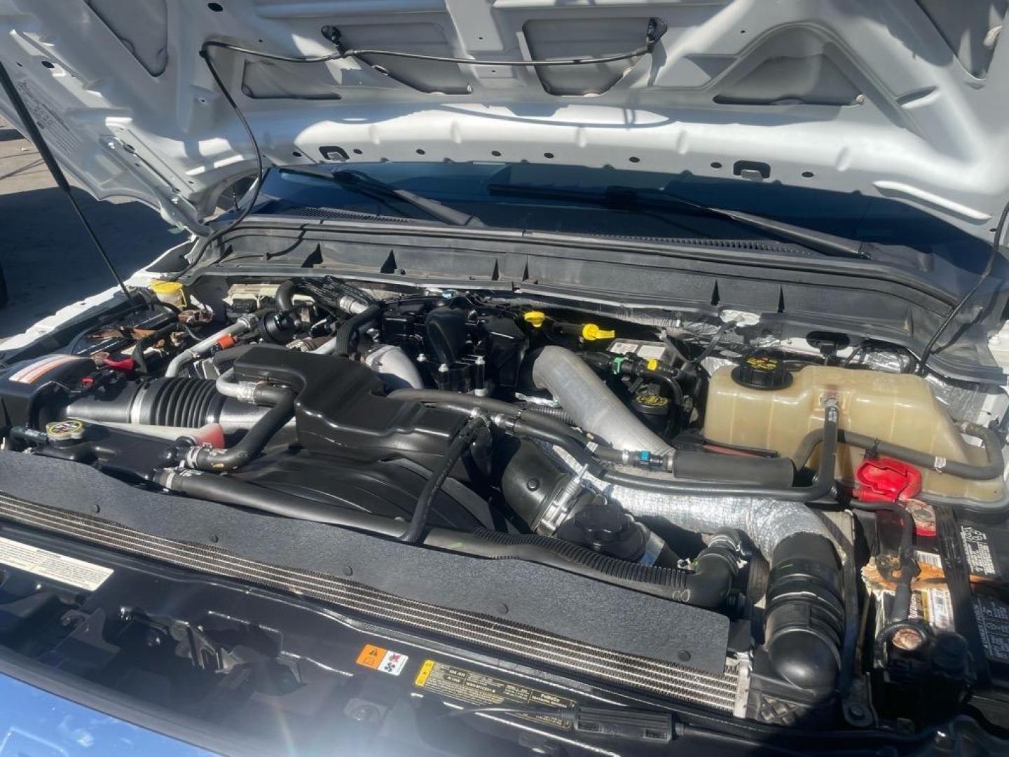 2013 Oxford White Ford F-250 Super Duty XLT (1FT7W2BT0DE) with an 6.7L Power Stroke 6.7L Biodiesel Turbo V8 400hp 800ft. lbs. Common Rail Direct Injection engine, 6-Speed Shiftable Automatic transmission, located at 800 Riverside Ave, Roseville, CA, 95678, 916-773-4549 & Toll Free: 866-719-4393, 38.732265, -121.291039 - DIESEL CREW CAB 4X4 XLT - Photo#14