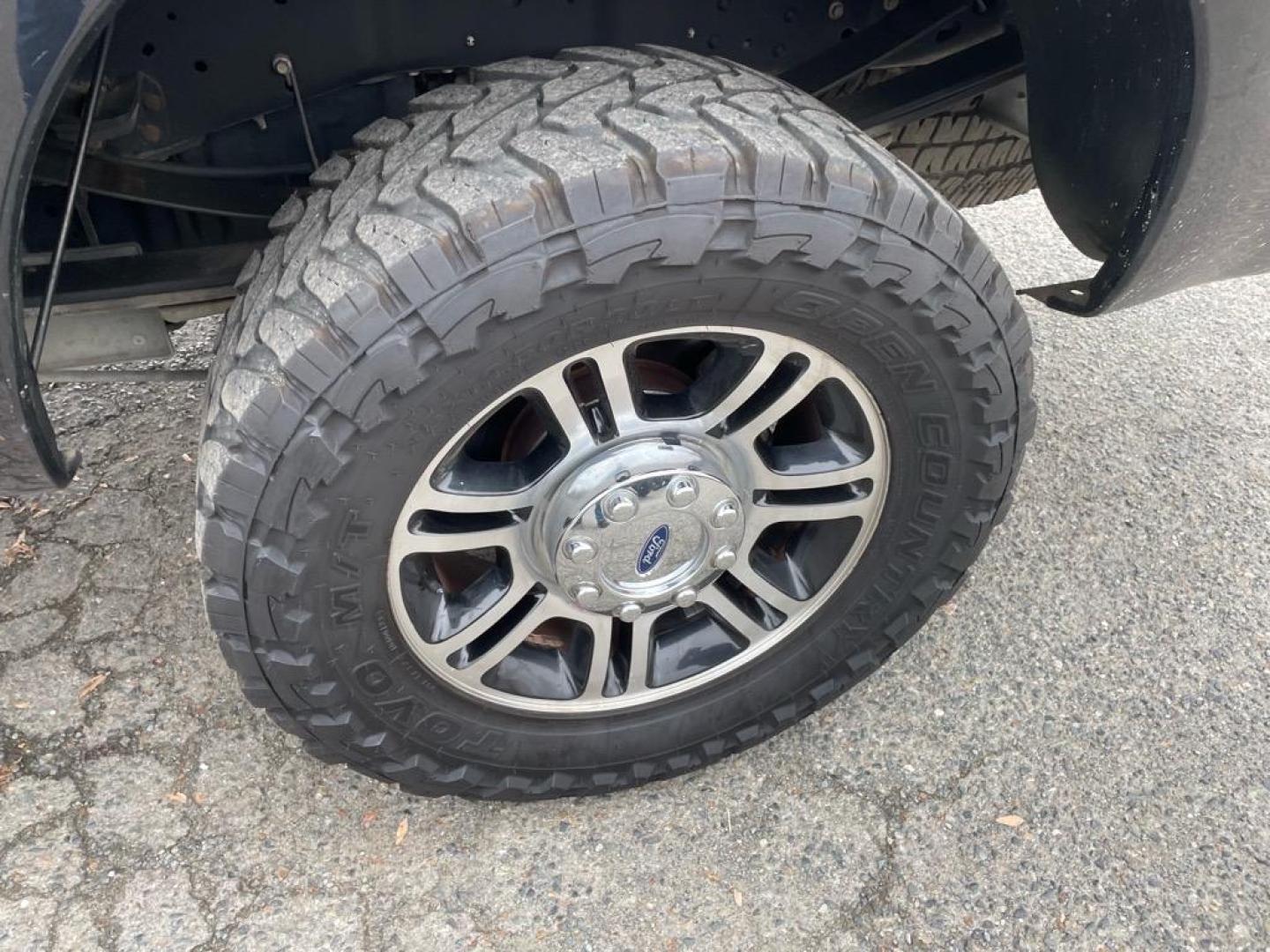 2013 Tuxedo Black Metallic Ford F-350 Super Duty Platinum (1FT8W3BT9DE) with an 6.7L Power Stroke 6.7L Biodiesel Turbo V8 400hp 800ft. lbs. Common Rail Direct Injection engine, 6-Speed Shiftable Automatic transmission, located at 800 Riverside Ave, Roseville, CA, 95678, 916-773-4549 & Toll Free: 866-719-4393, 38.732265, -121.291039 - Photo#10