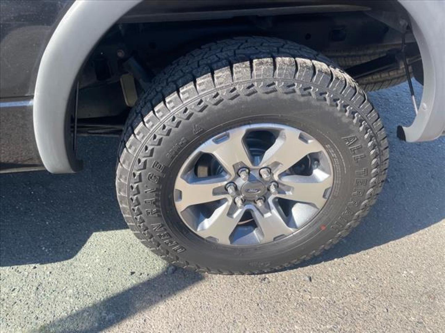 2013 Tuxedo Black Metallic Ford F-150 FX4 (1FTFW1EF3DK) with an 5.0L 5.0L Flex Fuel V8 360hp 380ft. lbs. Sequential Multiport Fuel Injection engine, 6-Speed Shiftable Automatic transmission, located at 800 Riverside Ave, Roseville, CA, 95678, 916-773-4549 & Toll Free: 866-719-4393, 38.732265, -121.291039 - 4X4 SUPERCREW FX4 5.0 V8 MOON ROOF CLEAN CARFAX - Photo#7