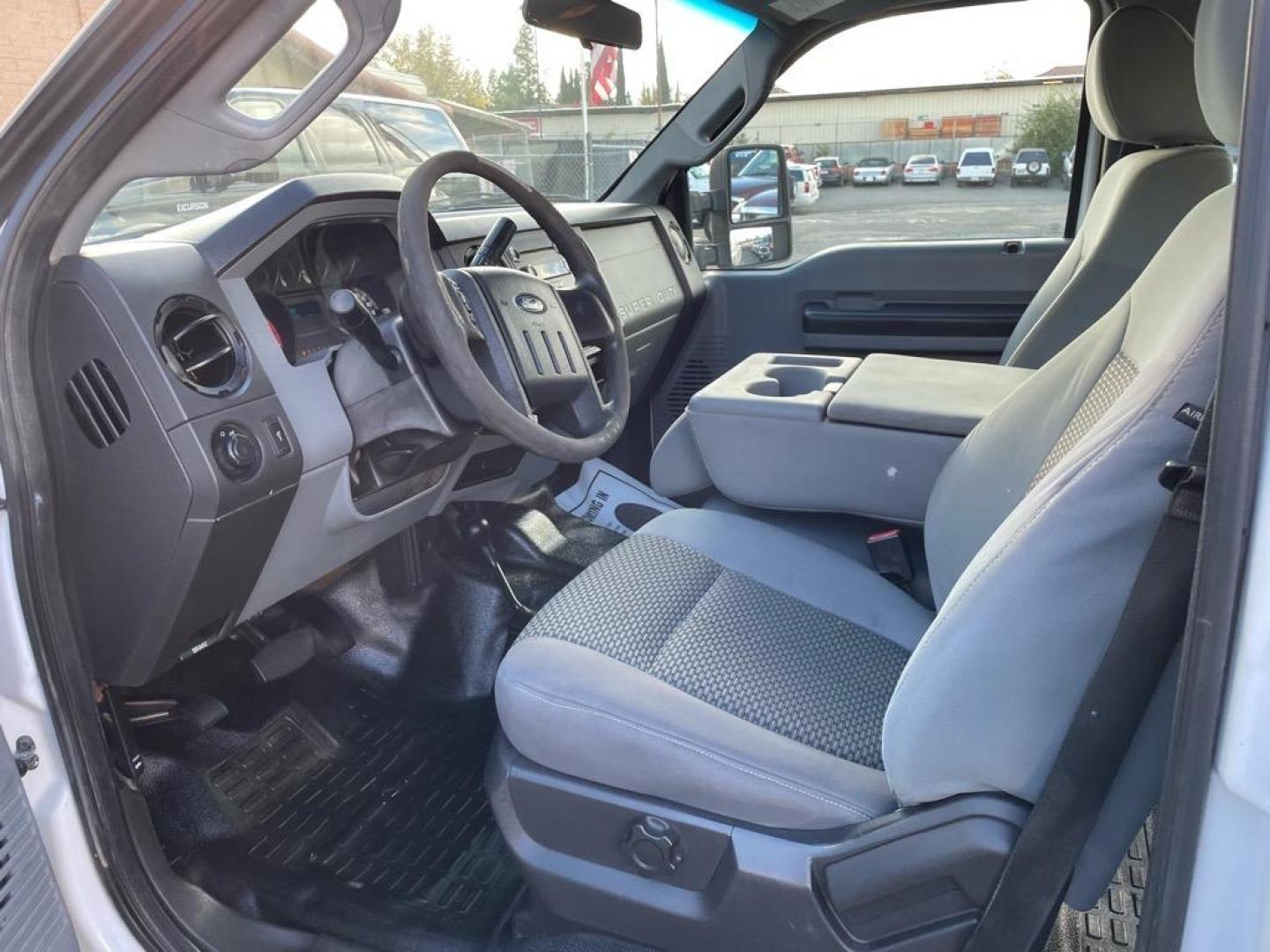 2013 Oxford White Ford F-350 Super Duty XL (1FT8W3BT4DE) with an 6.7L Power Stroke 6.7L Biodiesel Turbo V8 400hp 800ft. lbs. Common Rail Direct Injection engine, 6-Speed Shiftable Automatic transmission, located at 800 Riverside Ave, Roseville, CA, 95678, 916-773-4549 & Toll Free: 866-719-4393, 38.732265, -121.291039 - DIESEL CREW CAB 4X4 ONE OWNER CLEAN CARFAX - Photo#11
