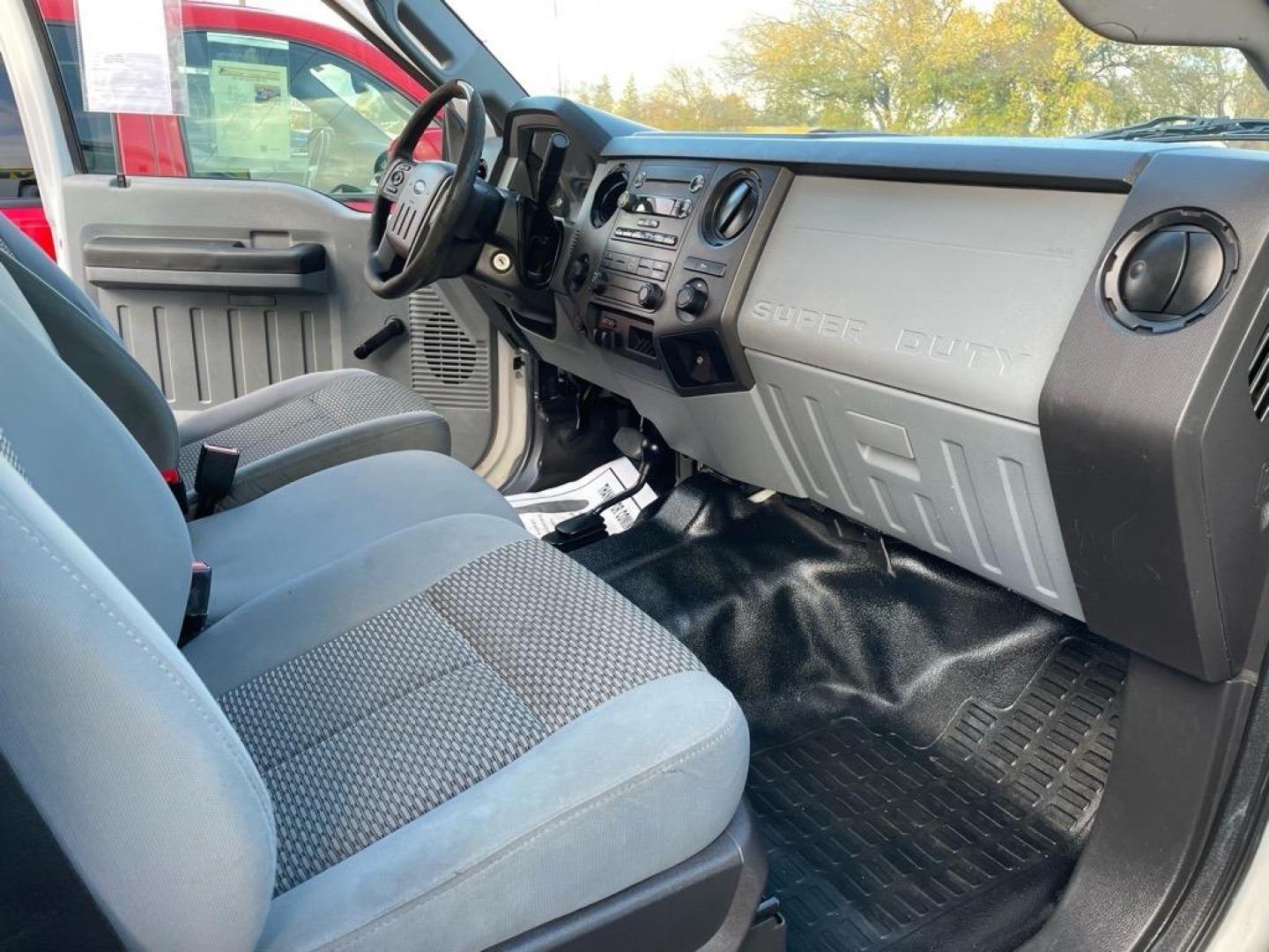 2013 Oxford White Ford F-350 Super Duty XL (1FT8W3BT4DE) with an 6.7L Power Stroke 6.7L Biodiesel Turbo V8 400hp 800ft. lbs. Common Rail Direct Injection engine, 6-Speed Shiftable Automatic transmission, located at 800 Riverside Ave, Roseville, CA, 95678, 916-773-4549 & Toll Free: 866-719-4393, 38.732265, -121.291039 - DIESEL CREW CAB 4X4 ONE OWNER CLEAN CARFAX - Photo#13