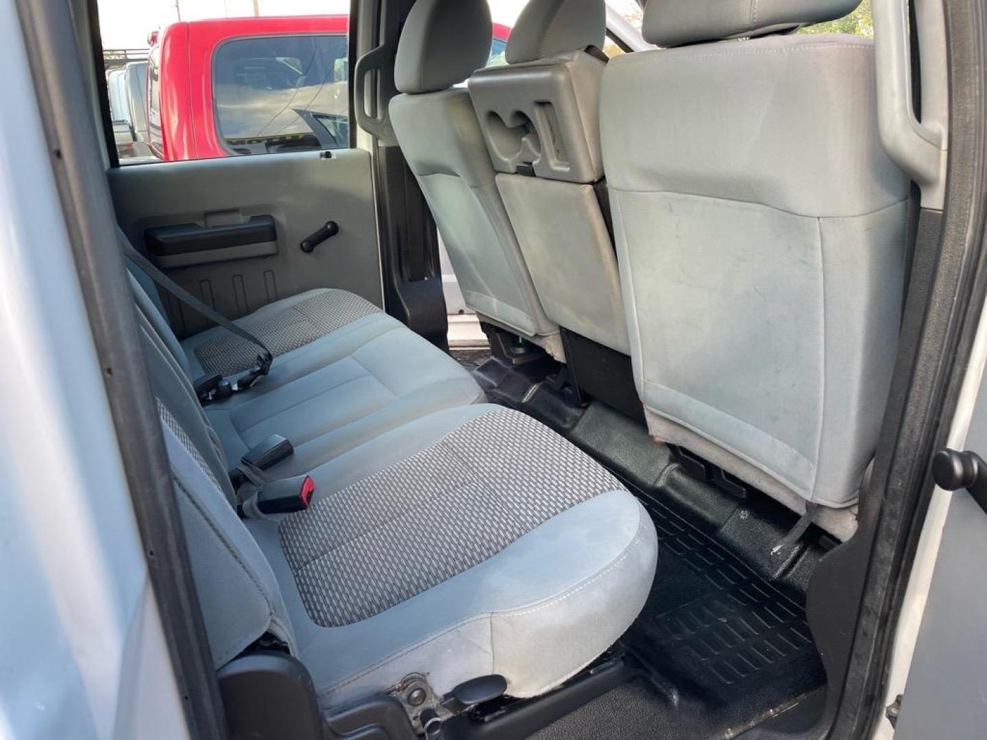 2013 Oxford White Ford F-350 Super Duty XL (1FT8W3BT4DE) with an 6.7L Power Stroke 6.7L Biodiesel Turbo V8 400hp 800ft. lbs. Common Rail Direct Injection engine, 6-Speed Shiftable Automatic transmission, located at 800 Riverside Ave, Roseville, CA, 95678, 916-773-4549 & Toll Free: 866-719-4393, 38.732265, -121.291039 - DIESEL CREW CAB 4X4 ONE OWNER CLEAN CARFAX - Photo#14