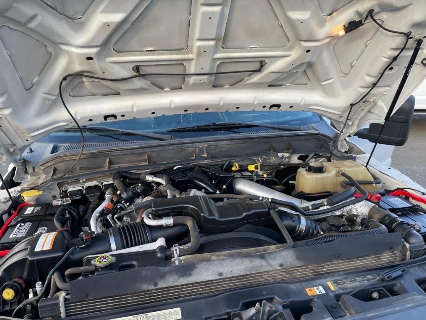 2013 Oxford White Ford F-350 Super Duty XL (1FT8W3BT4DE) with an 6.7L Power Stroke 6.7L Biodiesel Turbo V8 400hp 800ft. lbs. Common Rail Direct Injection engine, 6-Speed Shiftable Automatic transmission, located at 800 Riverside Ave, Roseville, CA, 95678, 916-773-4549 & Toll Free: 866-719-4393, 38.732265, -121.291039 - DIESEL CREW CAB 4X4 ONE OWNER CLEAN CARFAX - Photo#15