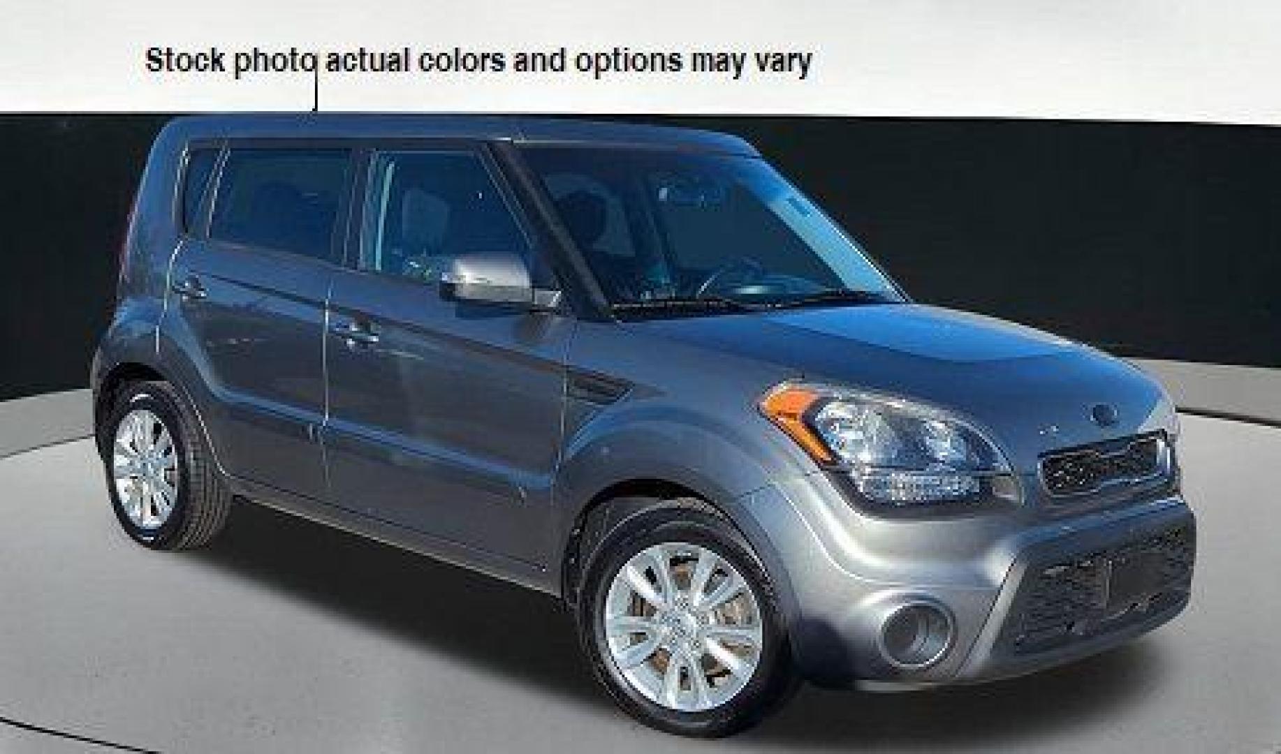 2013 GRAY Kia Soul (KNDJT2A55D7) with an 4-Cyl 1.6 Liter engine, Automatic 6-Spd transmission, located at 412 Auto Vista Drive, Palmdale, 93551, (661) 945-0620, 34.592636, -118.136681 - Photo#0