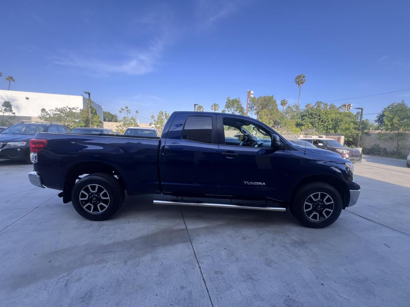 2013 Nautial Blue Metallic /Gray Toyota Tundra Tundra-Grade Double Cab 4.6L 2WD (5TFRM5F11DX) with an 4.6L V8 DOHC 32V engine, 5-Speed Automatic Overdrive transmission, located at 30 S. Berkeley Avenue, Pasadena, CA, 91107, (626) 248-7567, 34.145447, -118.109398 - Photo#7